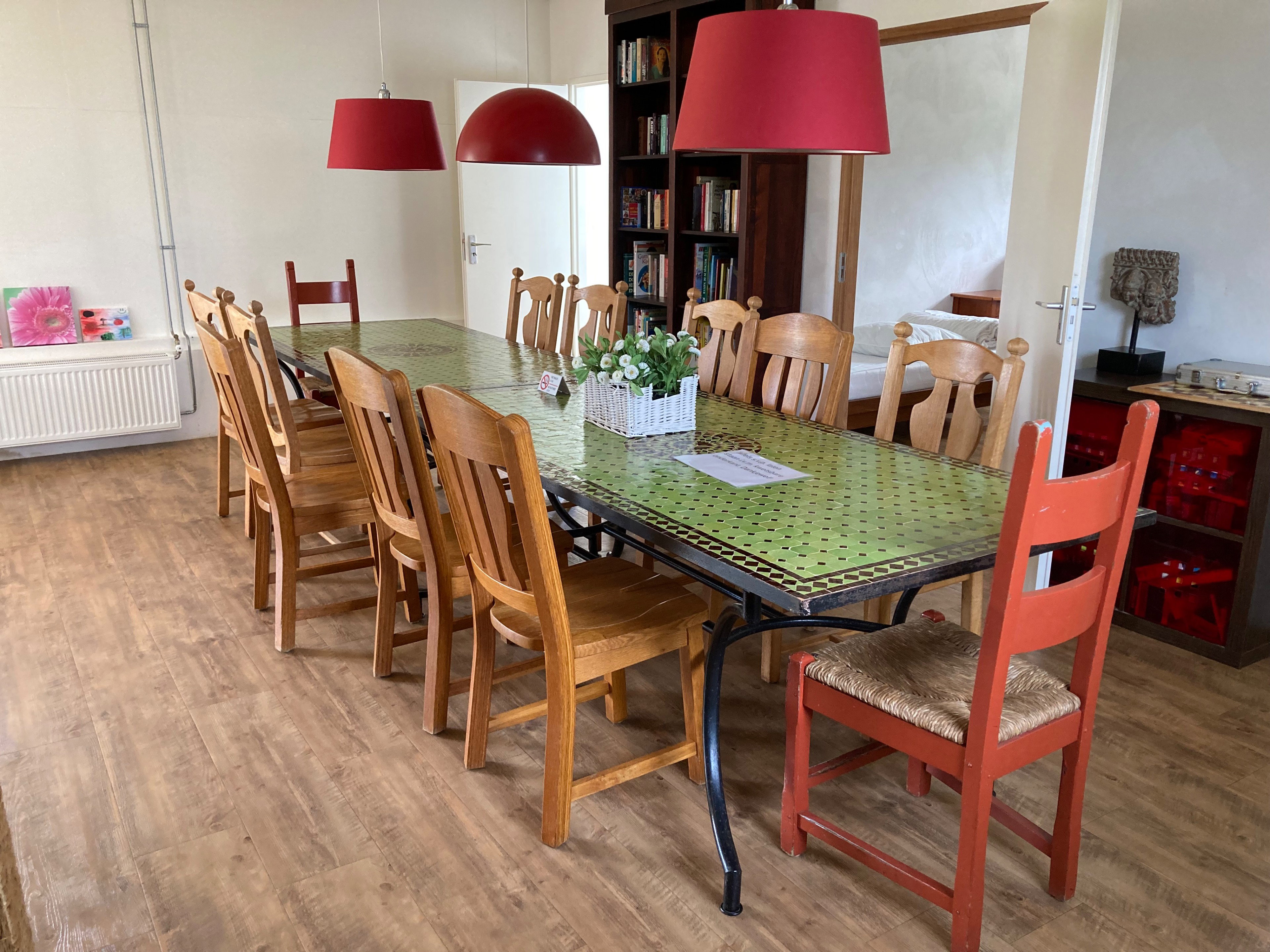 - image: 24