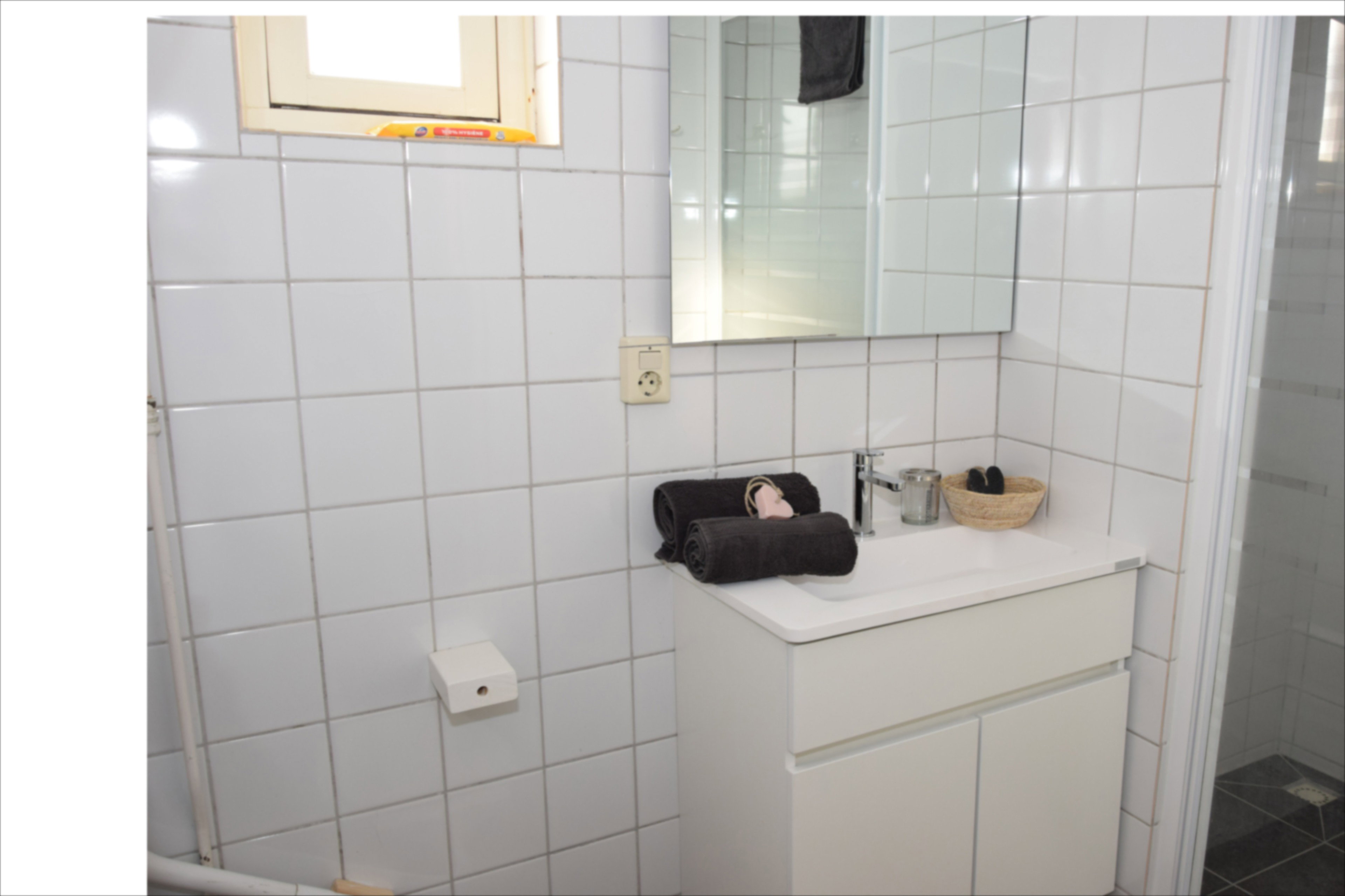 - image: 25