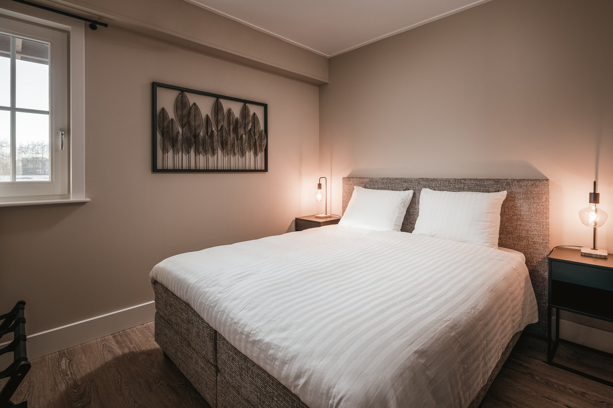 - image: 6