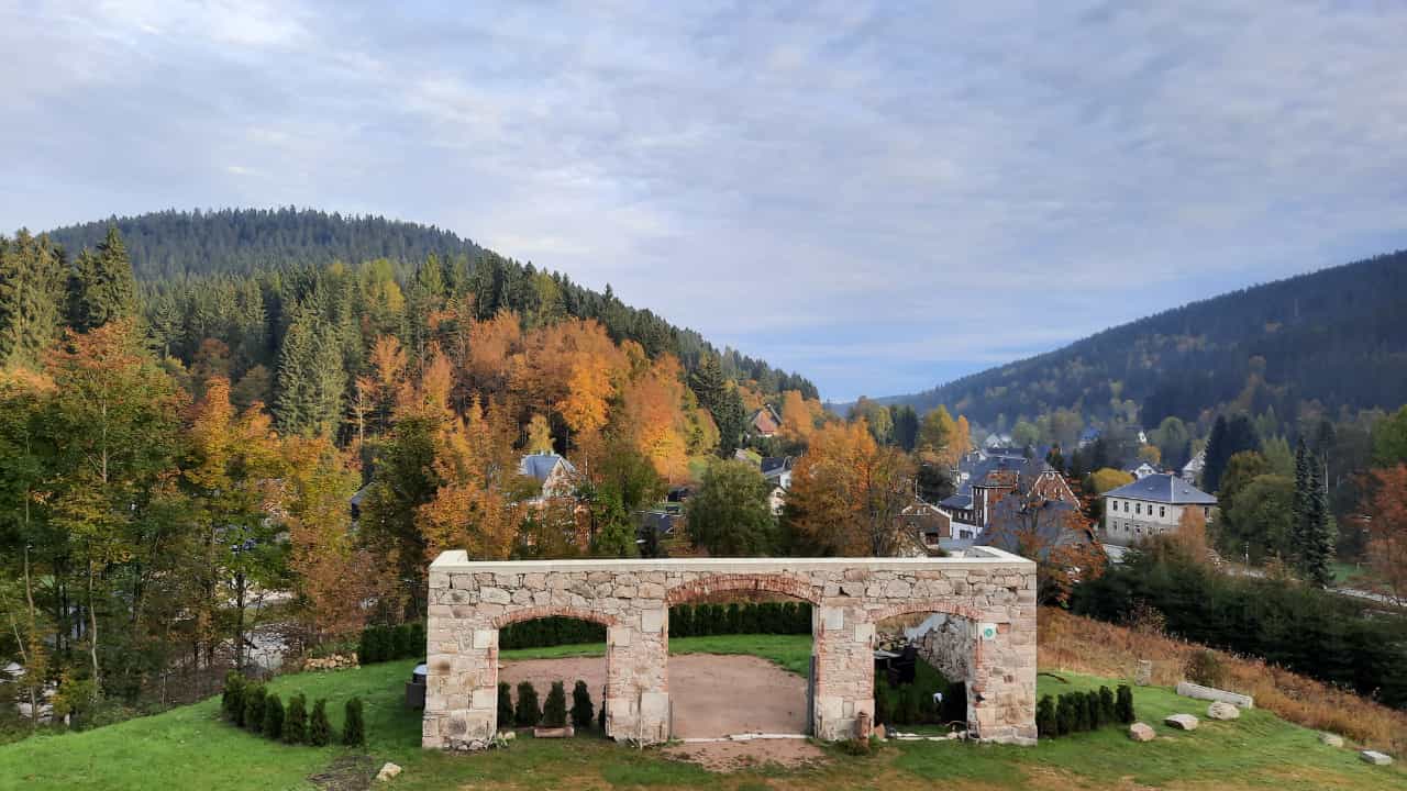 - image: 22