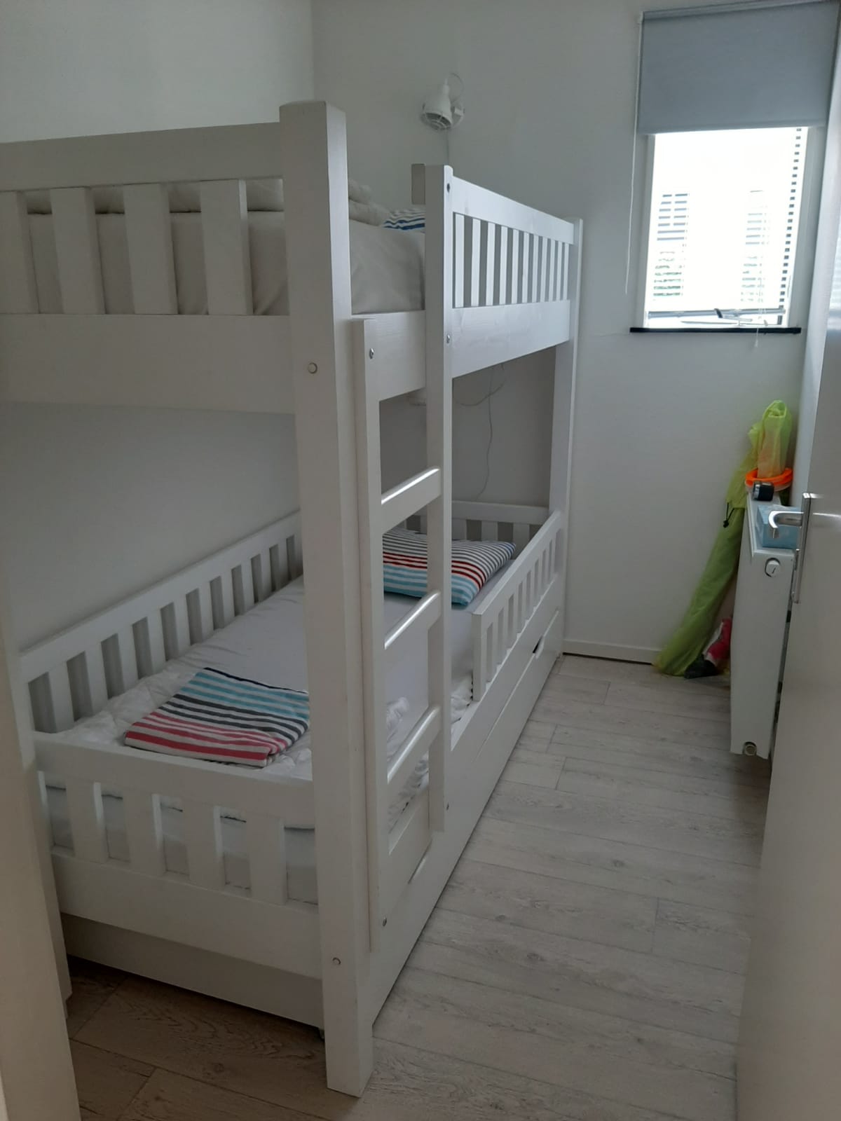 - image: 6