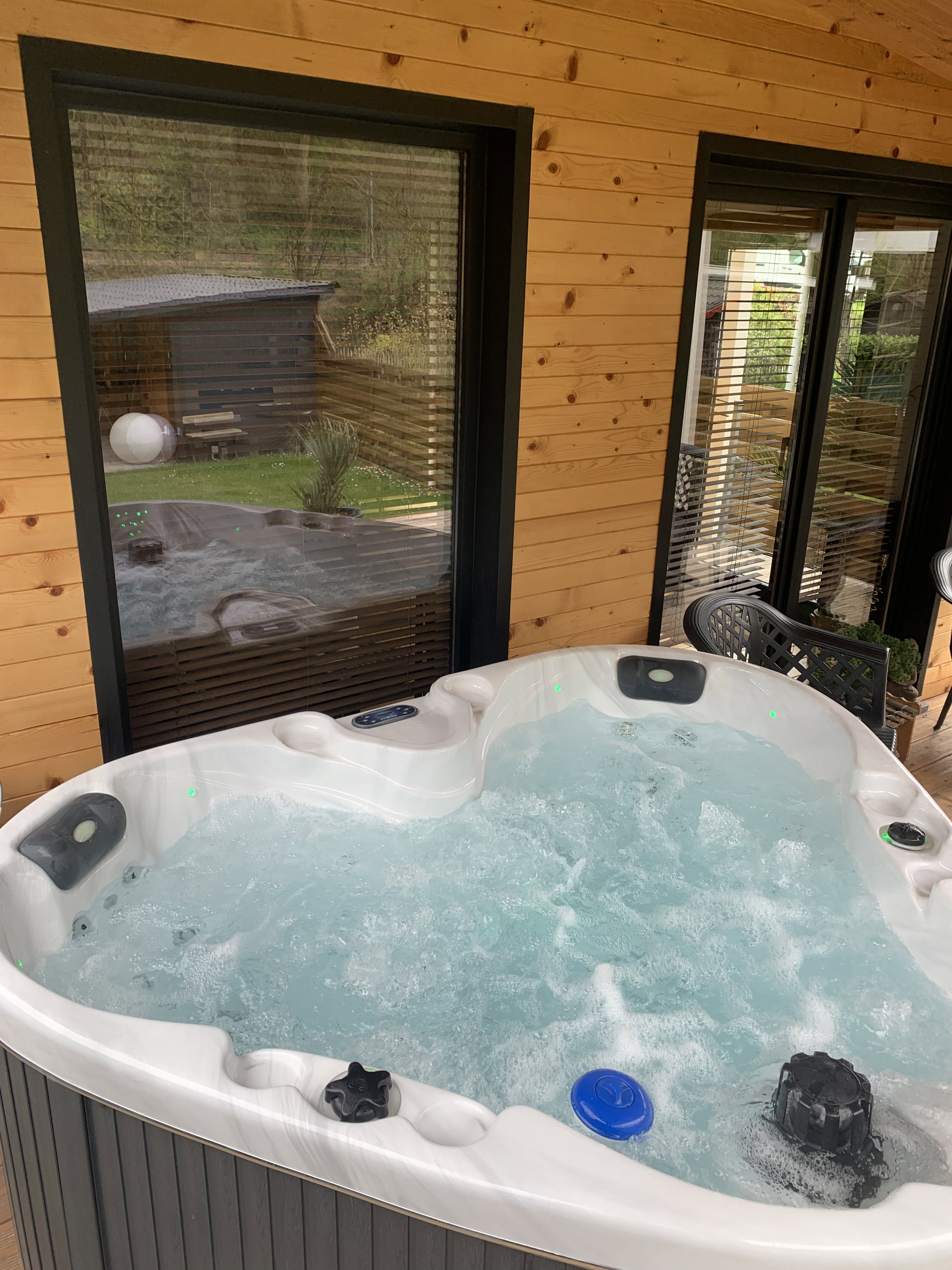 - image: 19