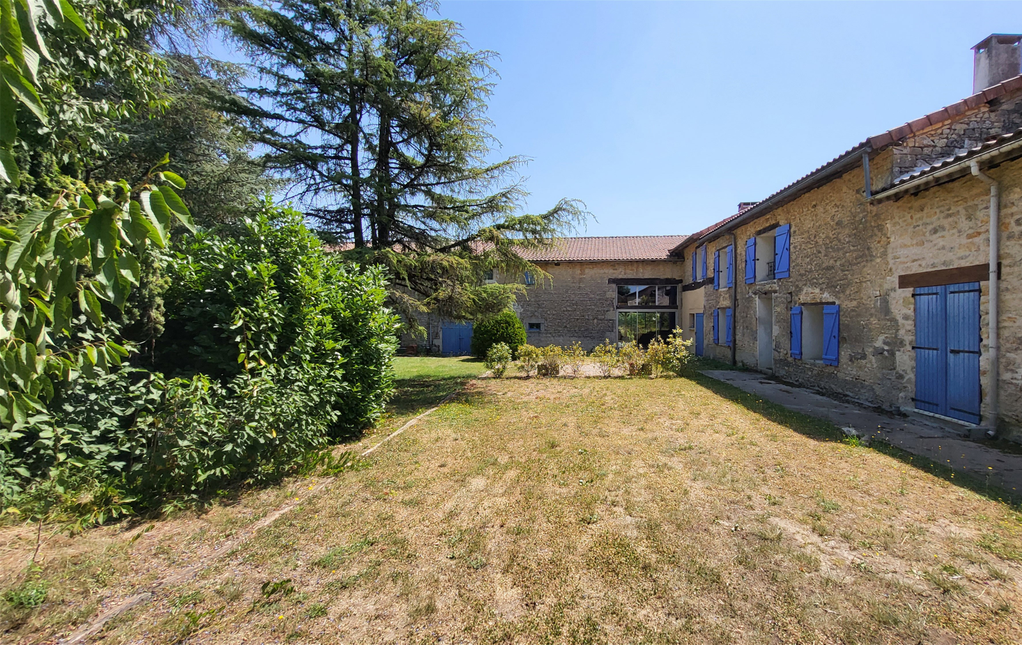 Casa nella natura a Cellefrouin