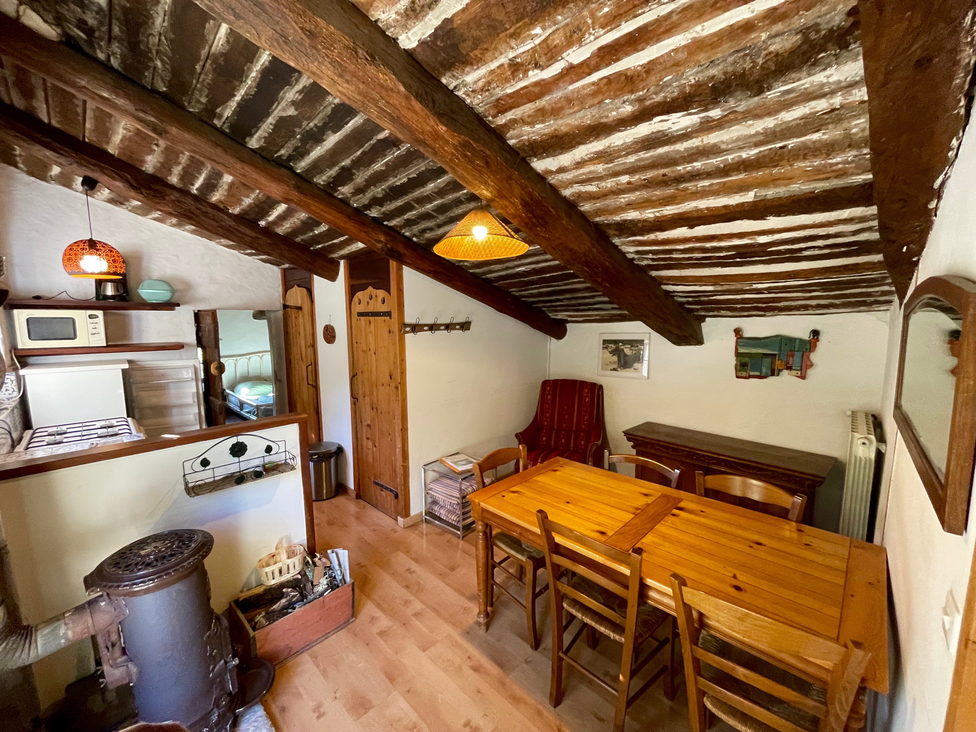 Nature house in Saint Leger du Ventoux