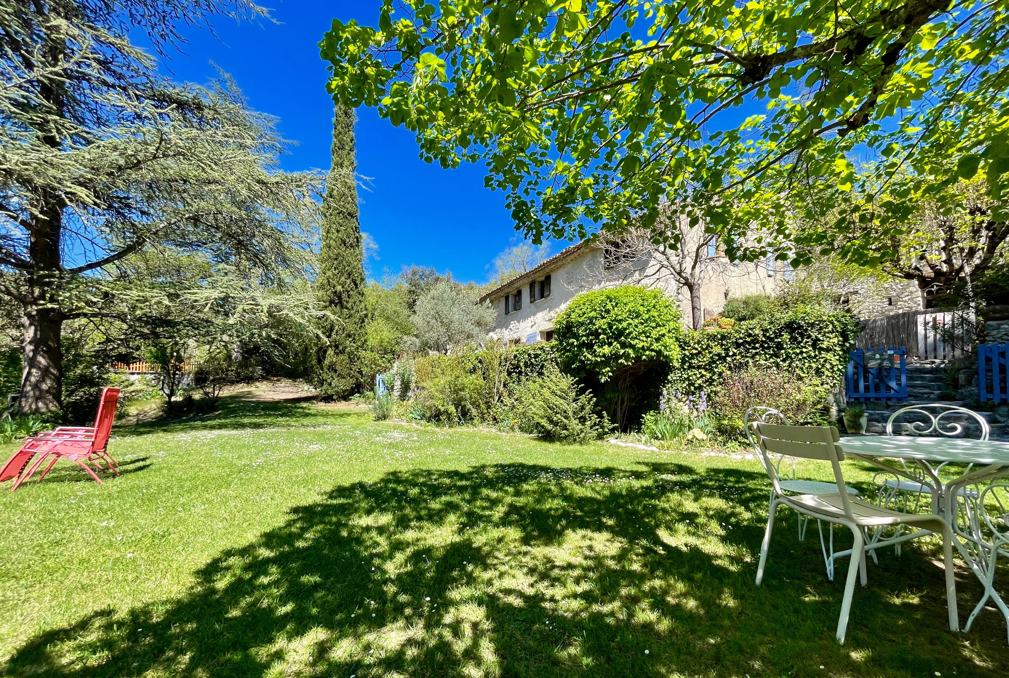Nature house in Saint Leger du Ventoux