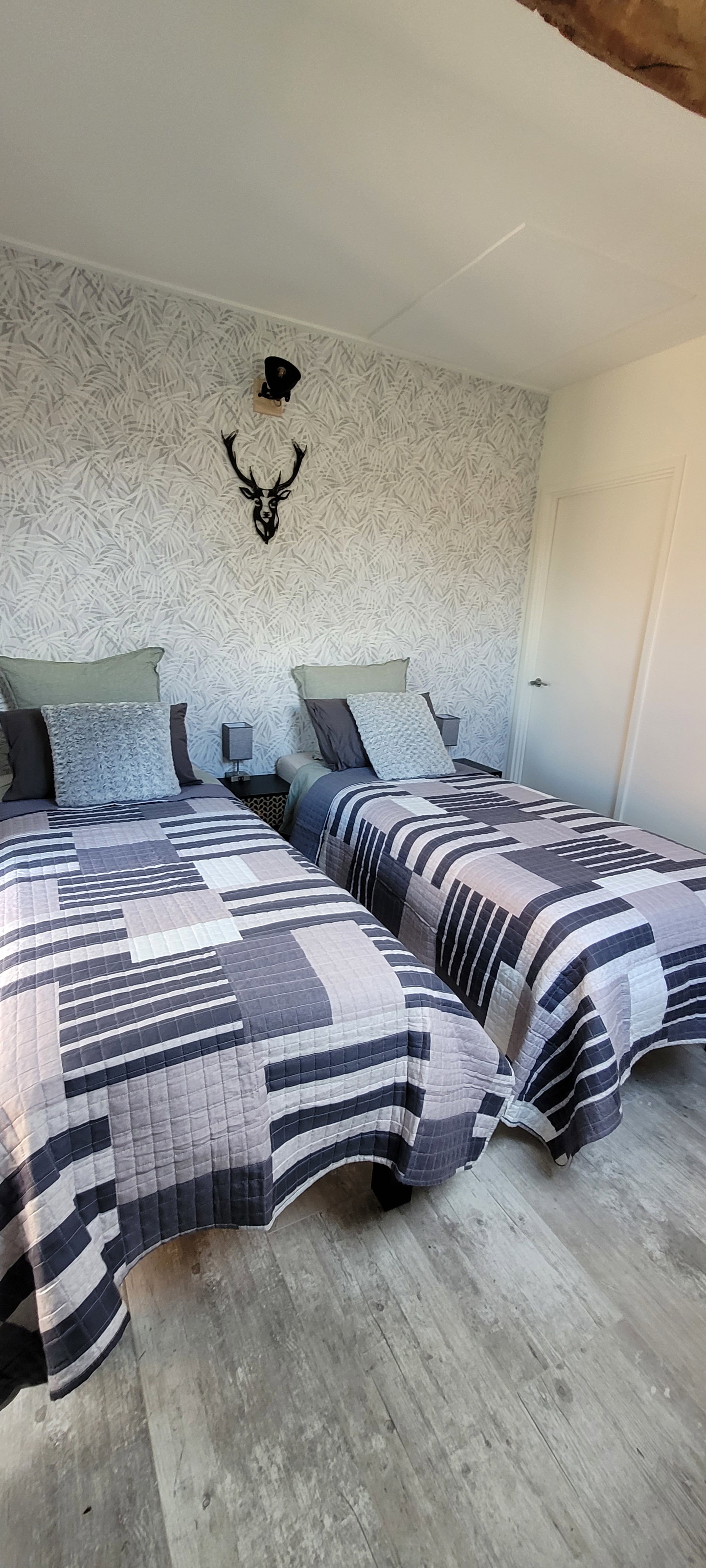 - image: 21
