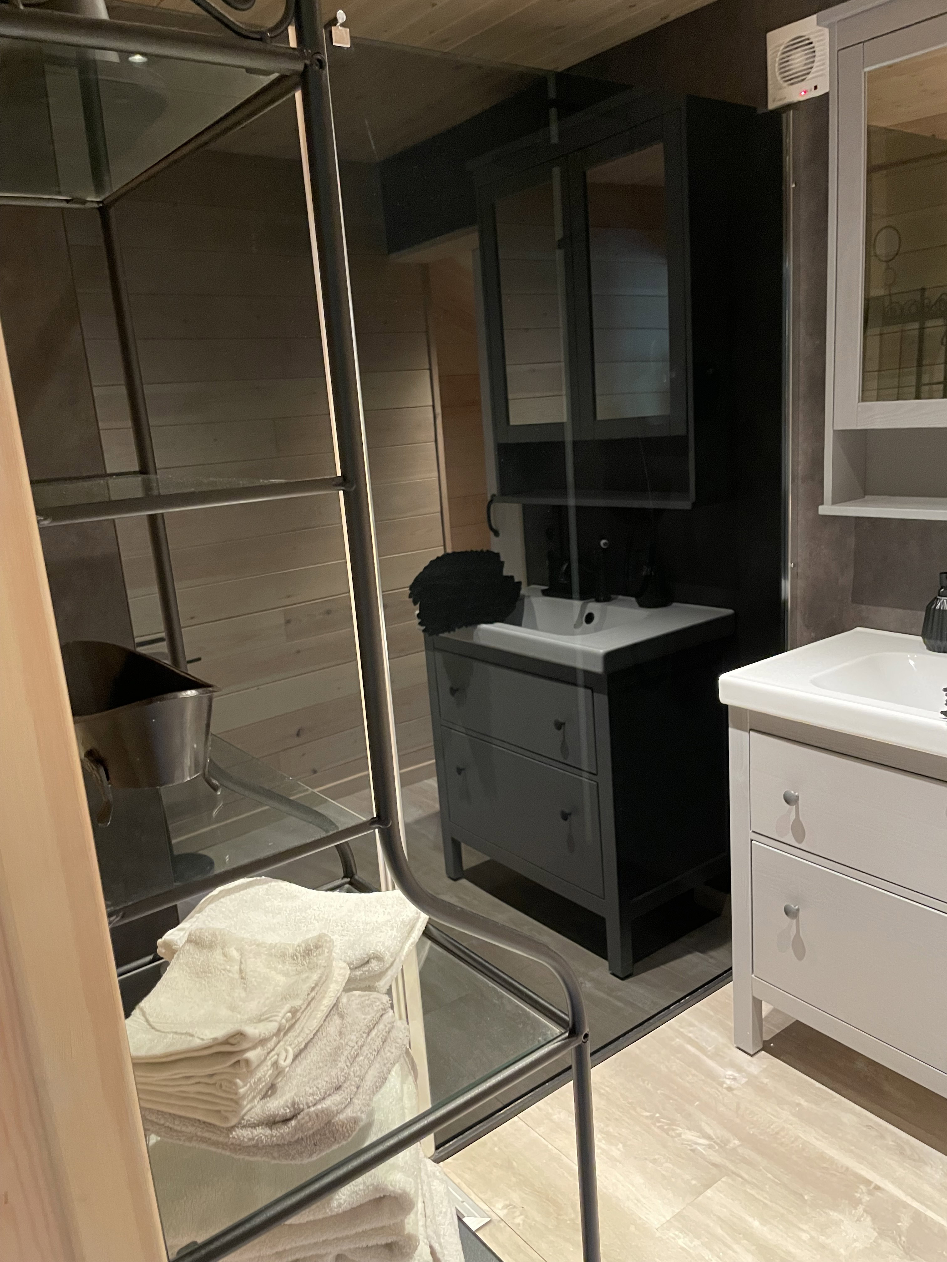 - image: 36