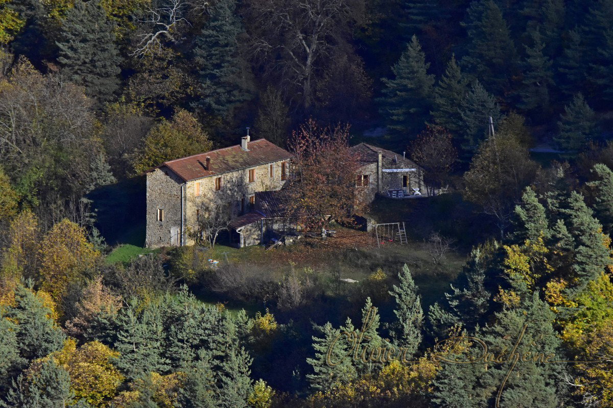 Casa nella natura a DESAIGNES