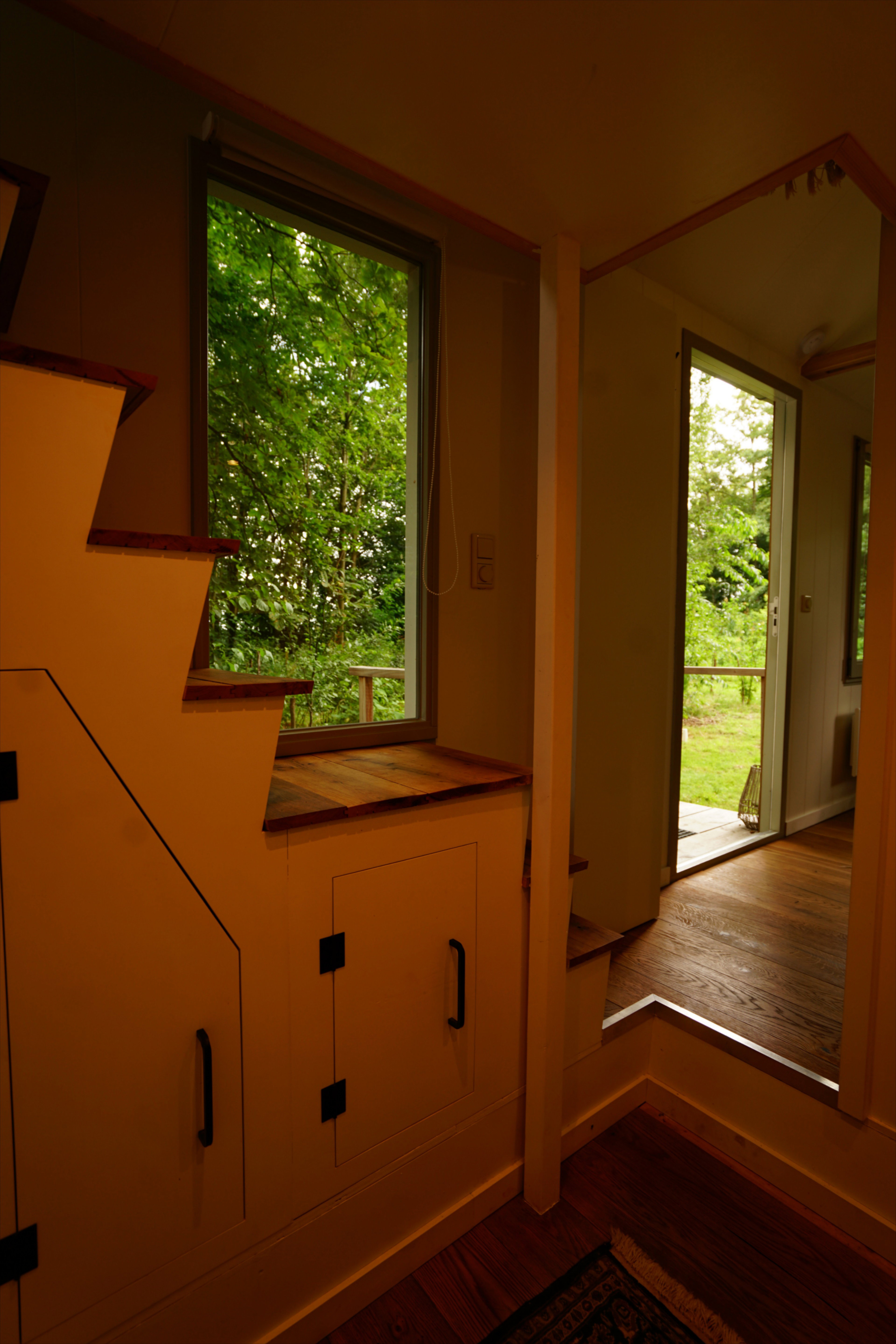 - image: 11