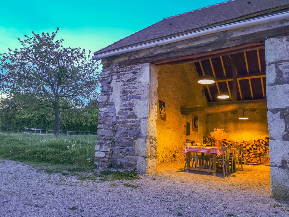 - image: 16