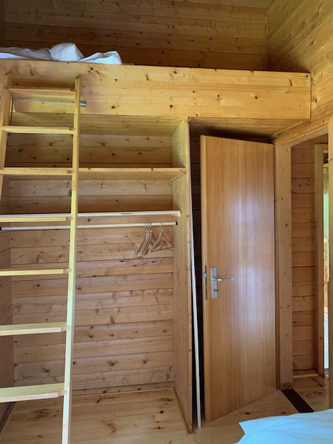- image: 11