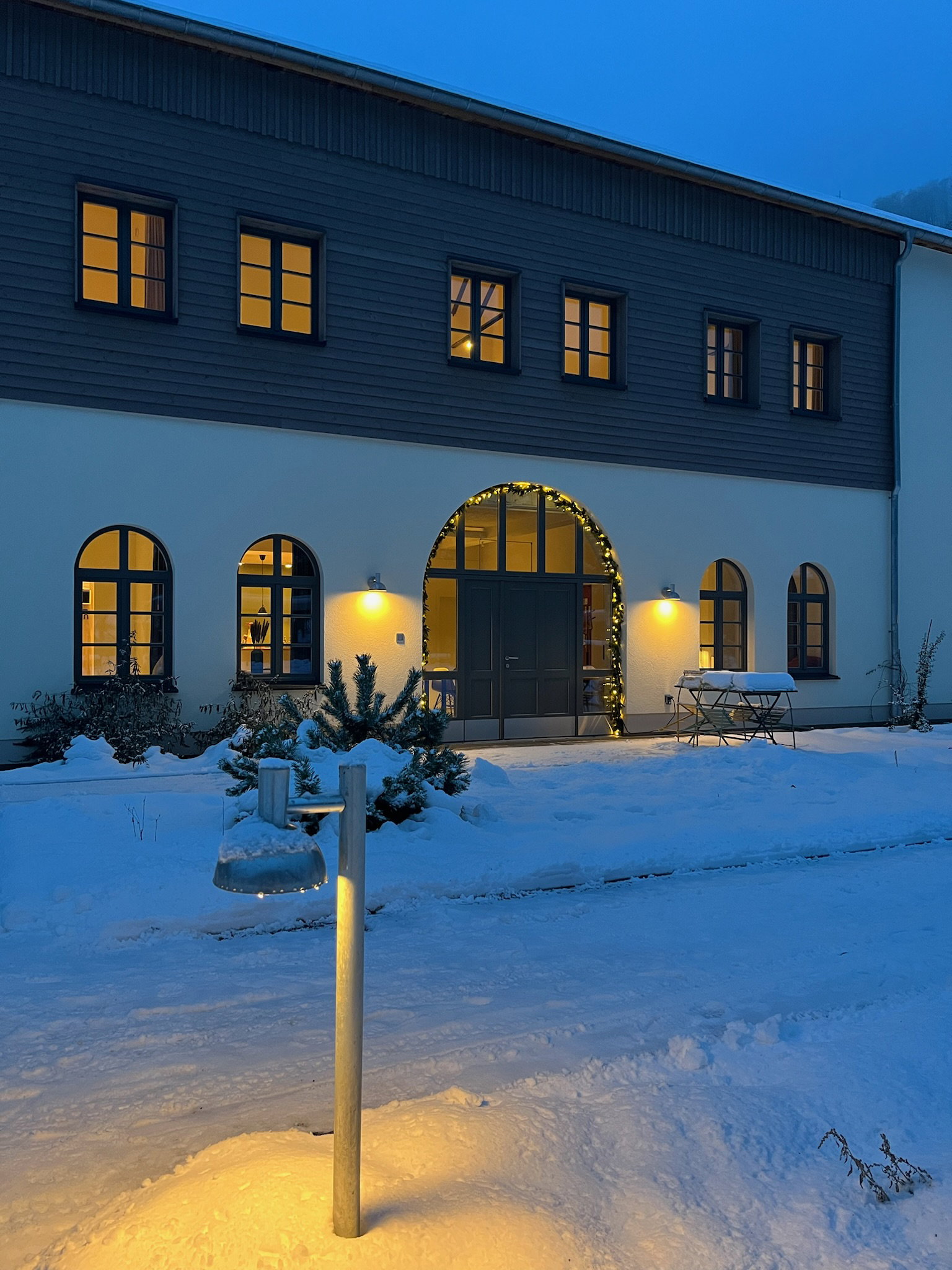 - image: 24