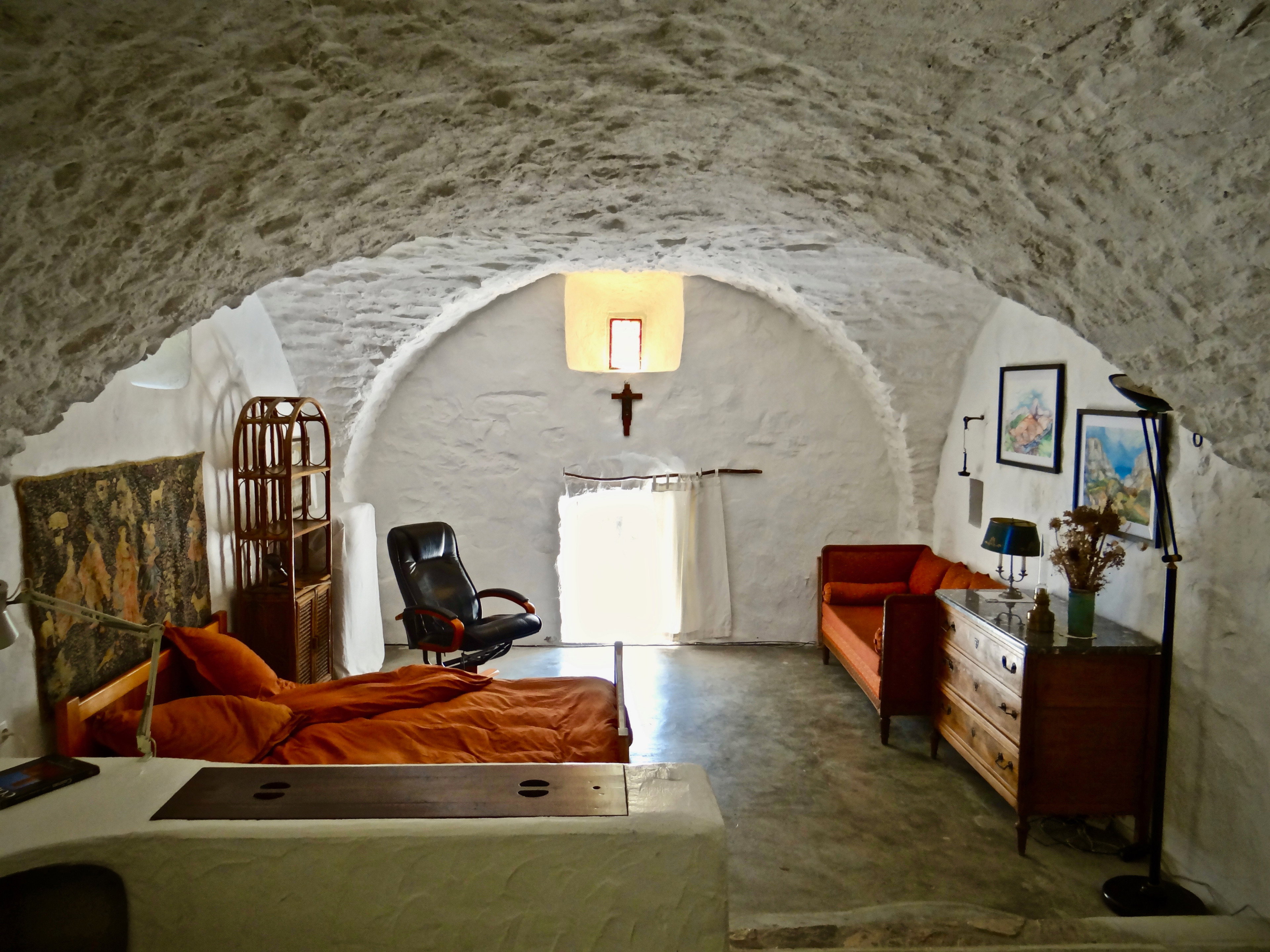 - image: 14
