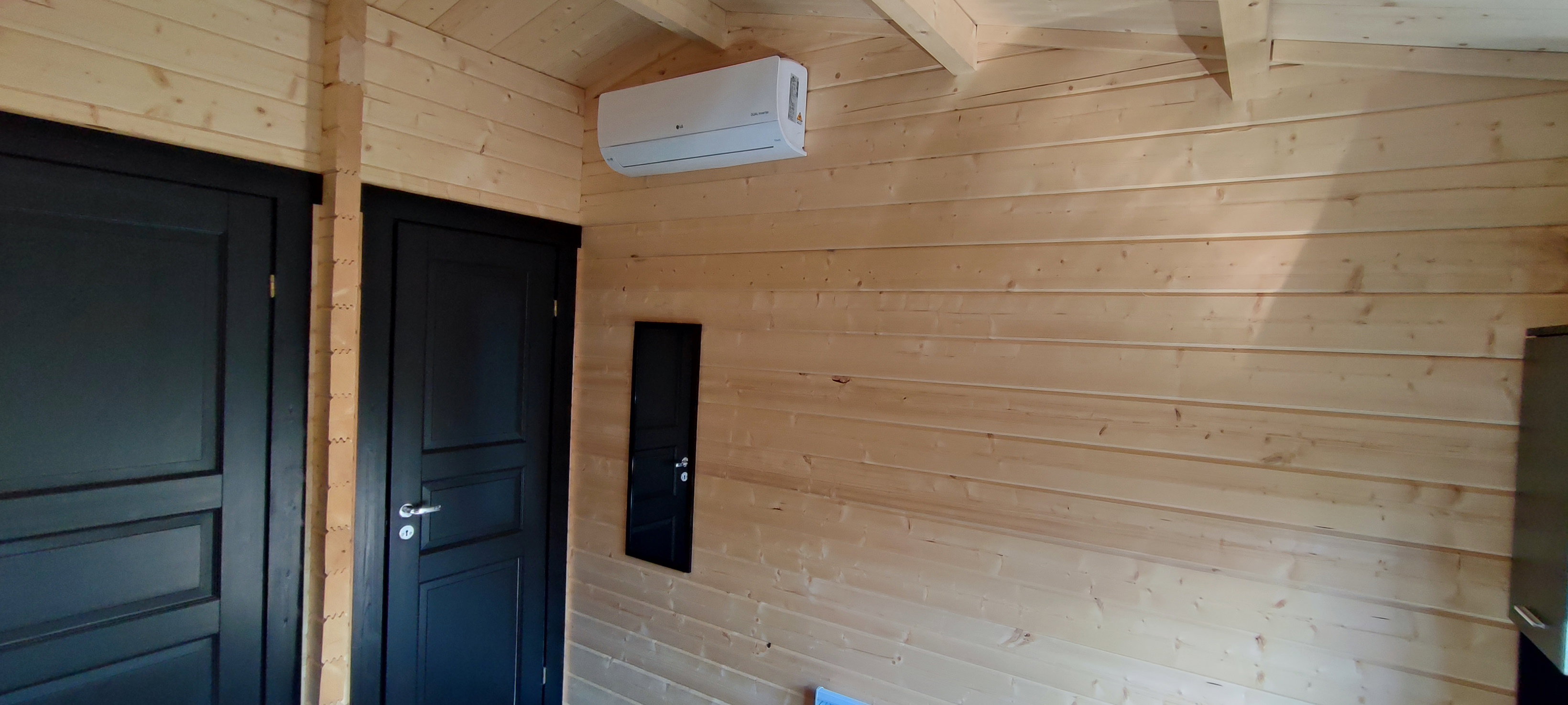 - image: 12