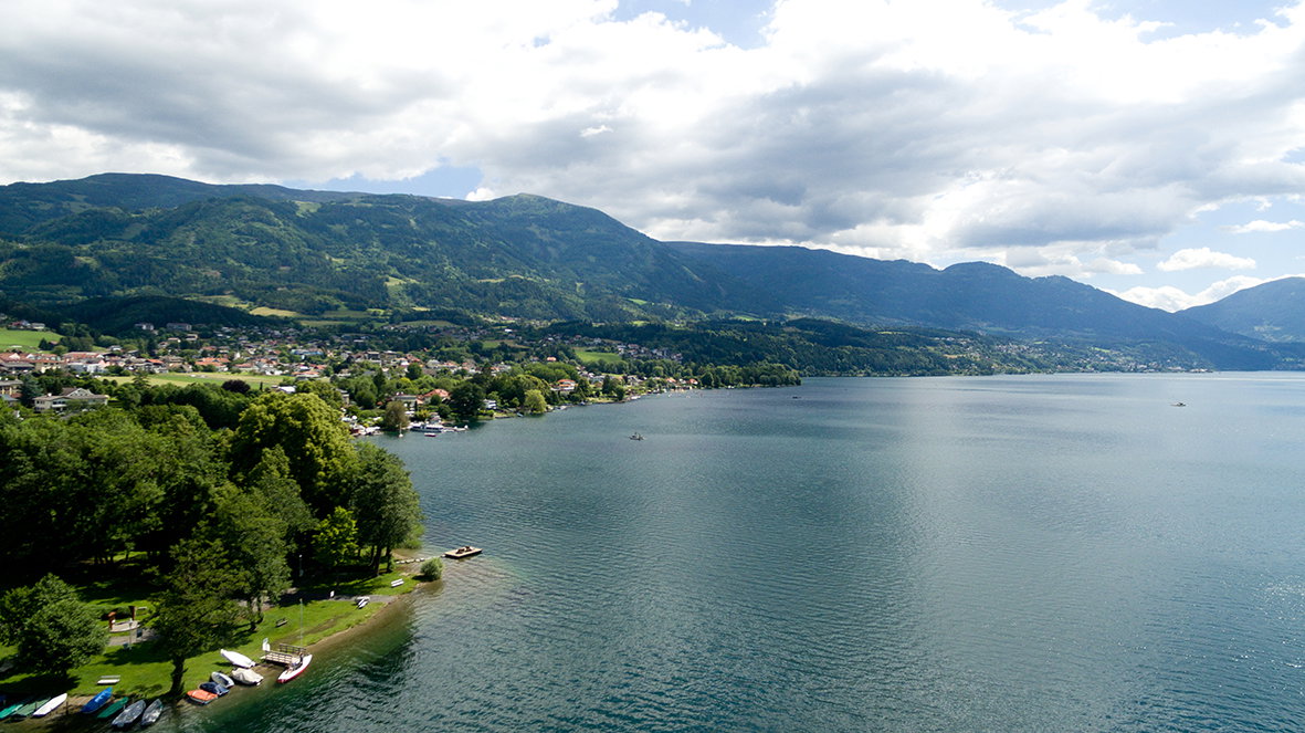 Naturhäuschen in seeboden