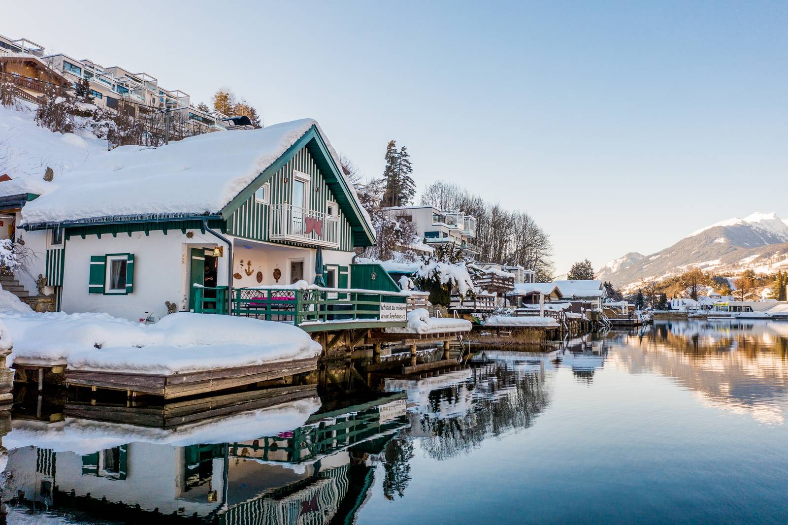 Naturhäuschen in seeboden