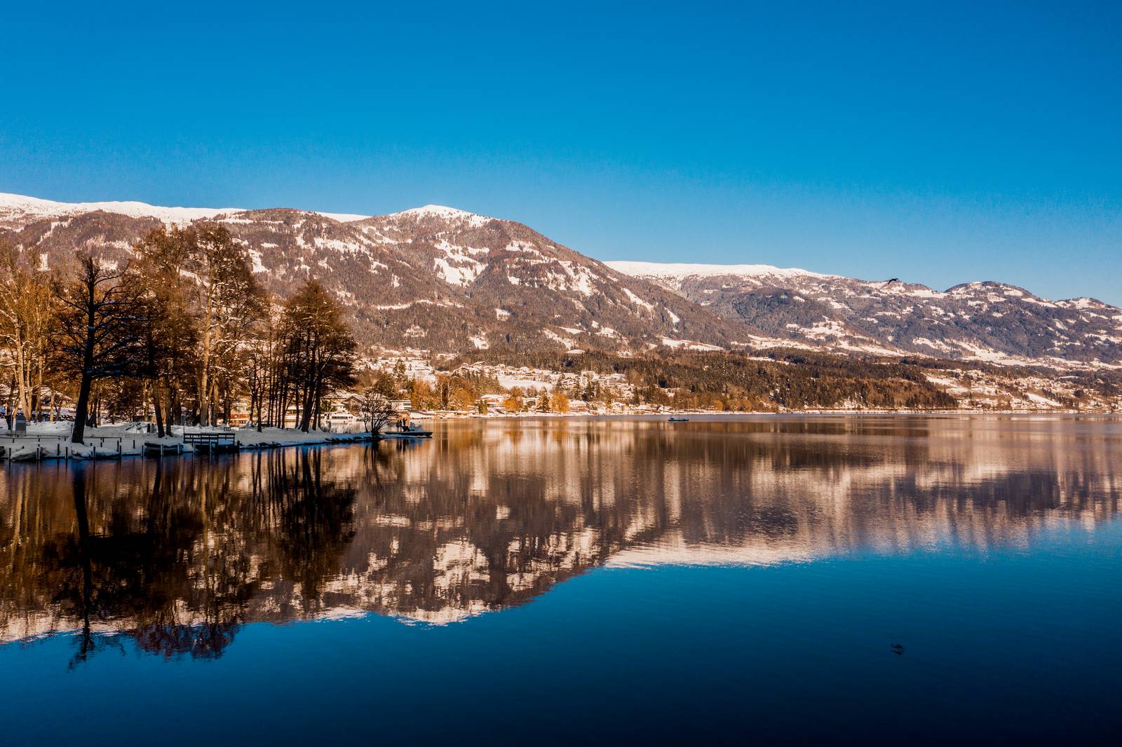 Naturhäuschen in seeboden