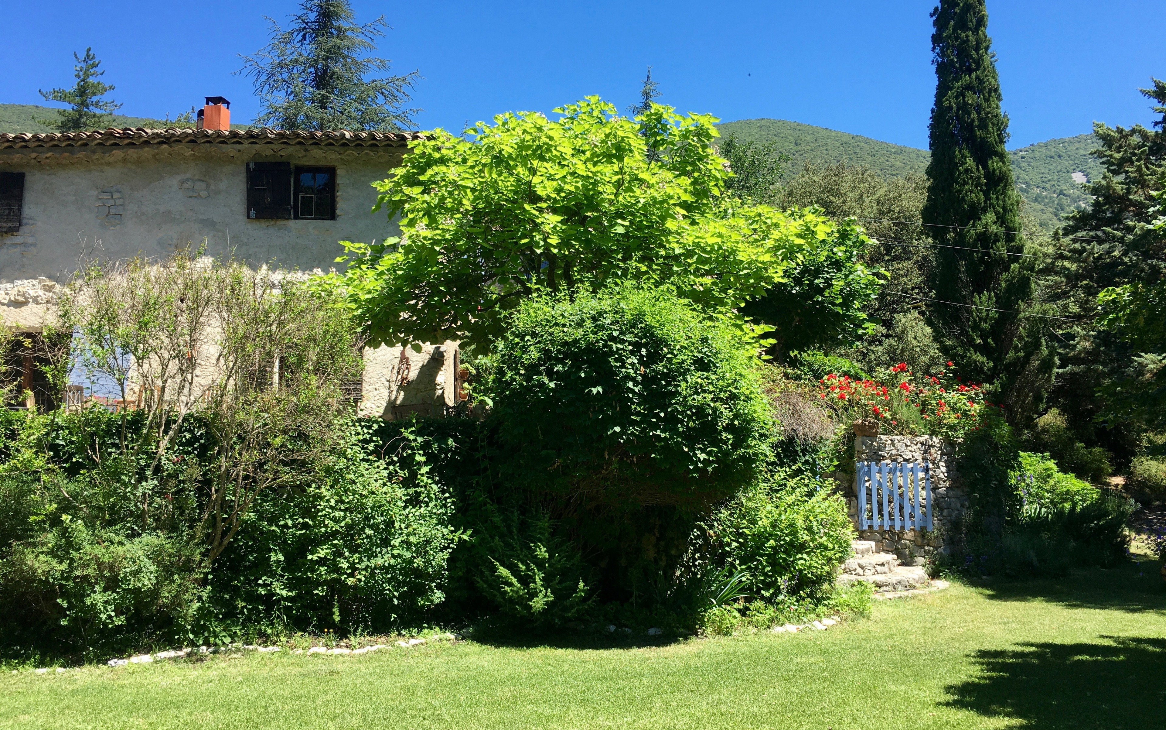 Nature house in Saint Leger du Ventoux