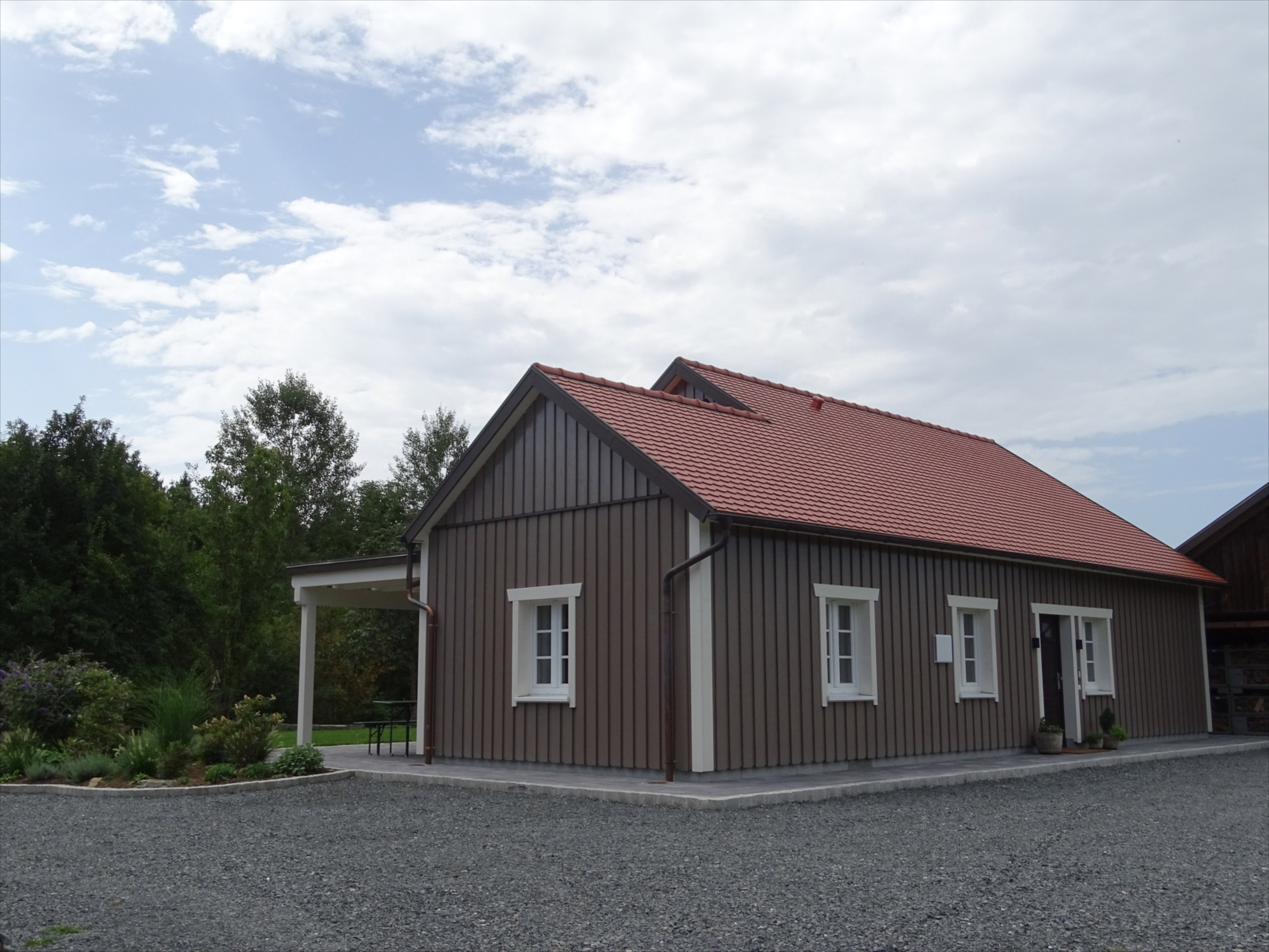 - image: 23