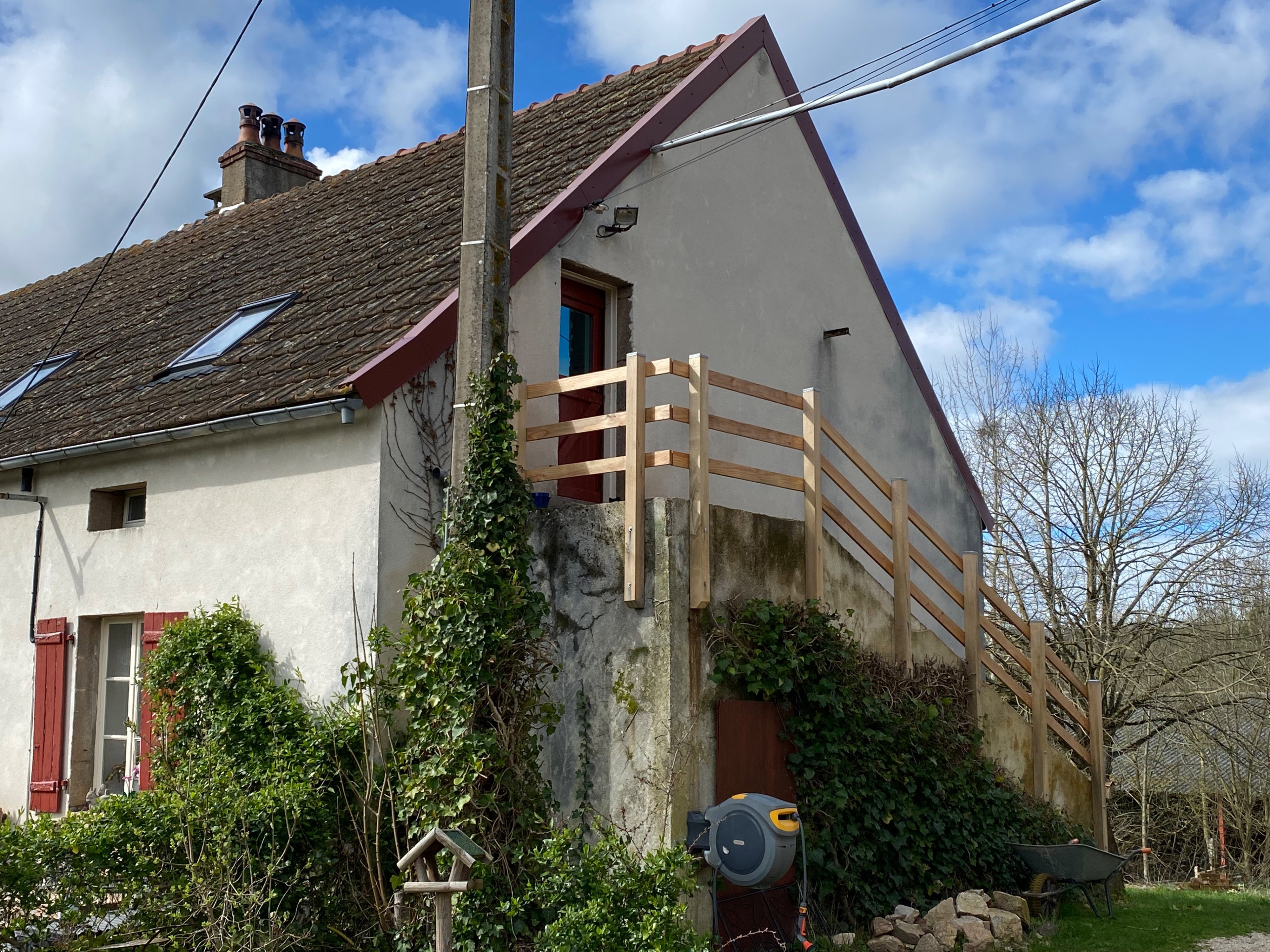 Nature house in Larochemillay