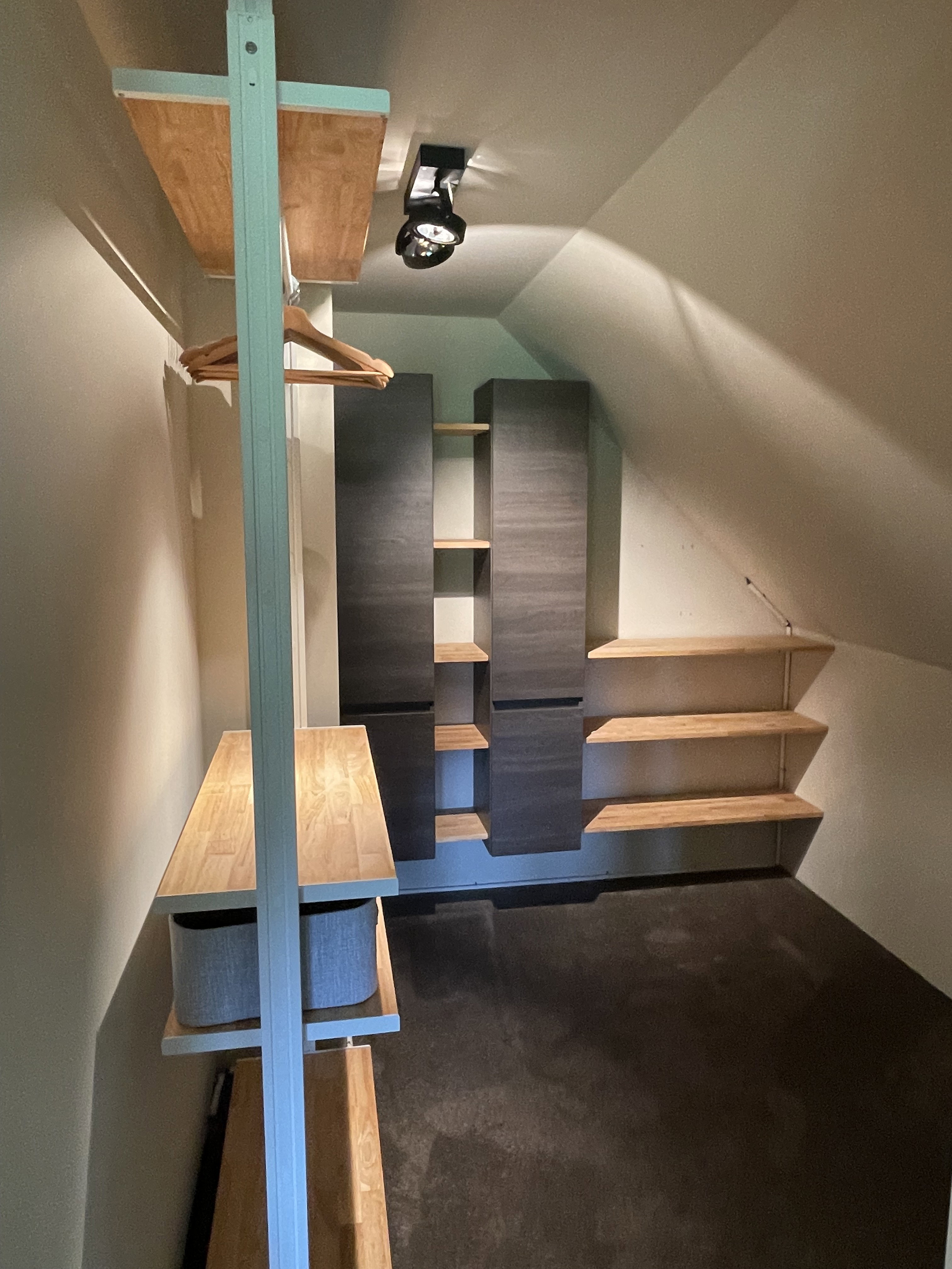 - image: 27