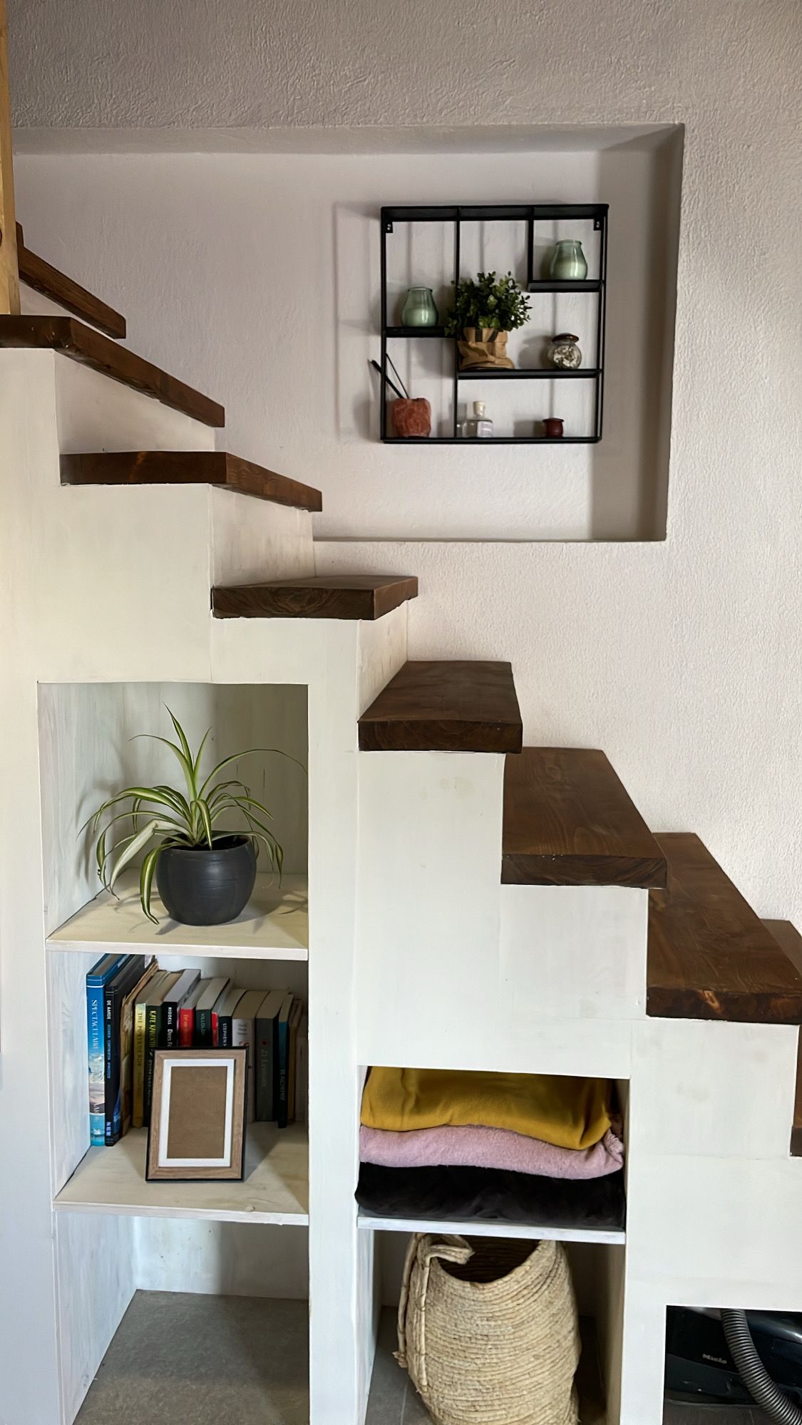 - image: 11