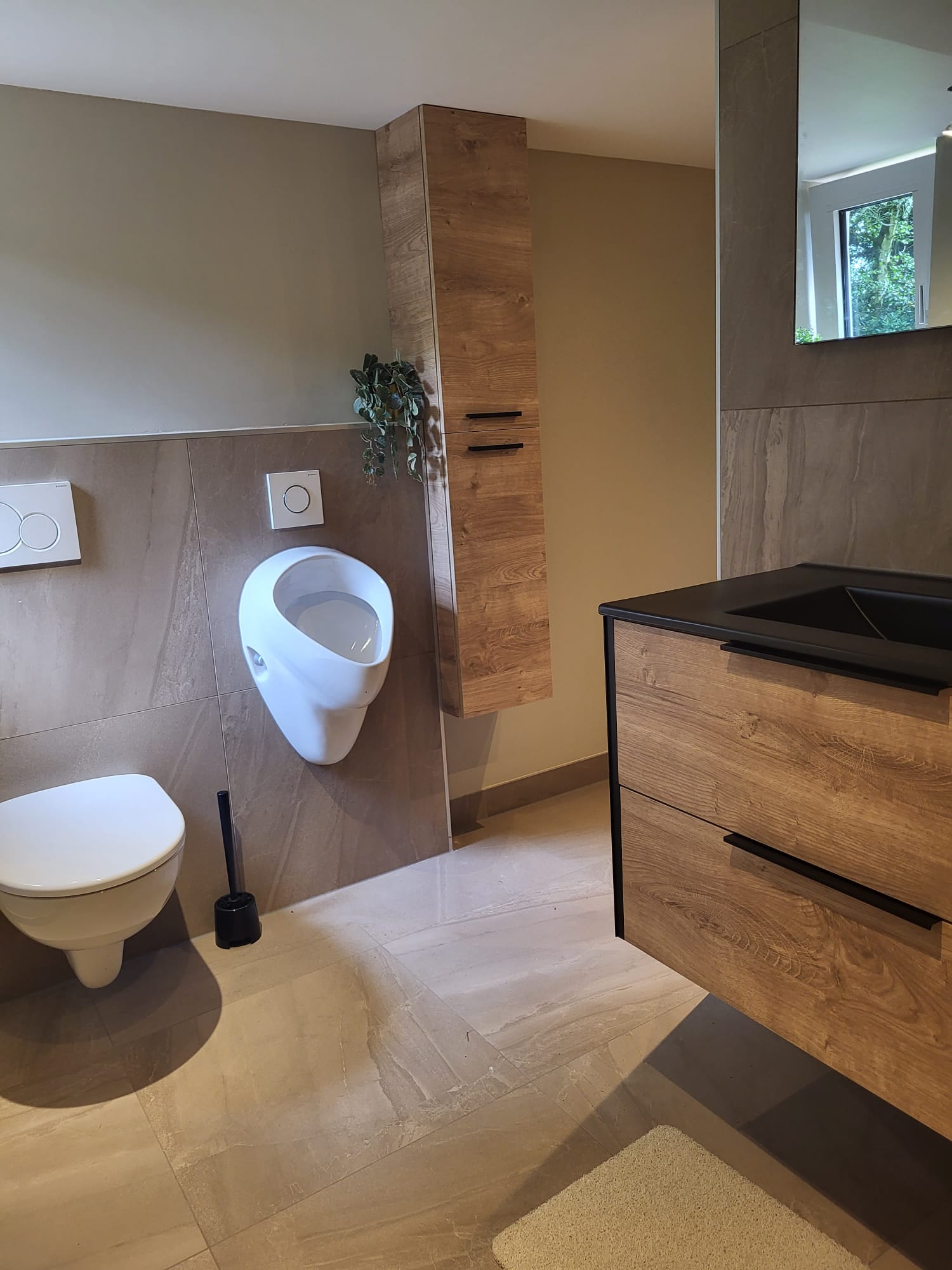 - image: 22