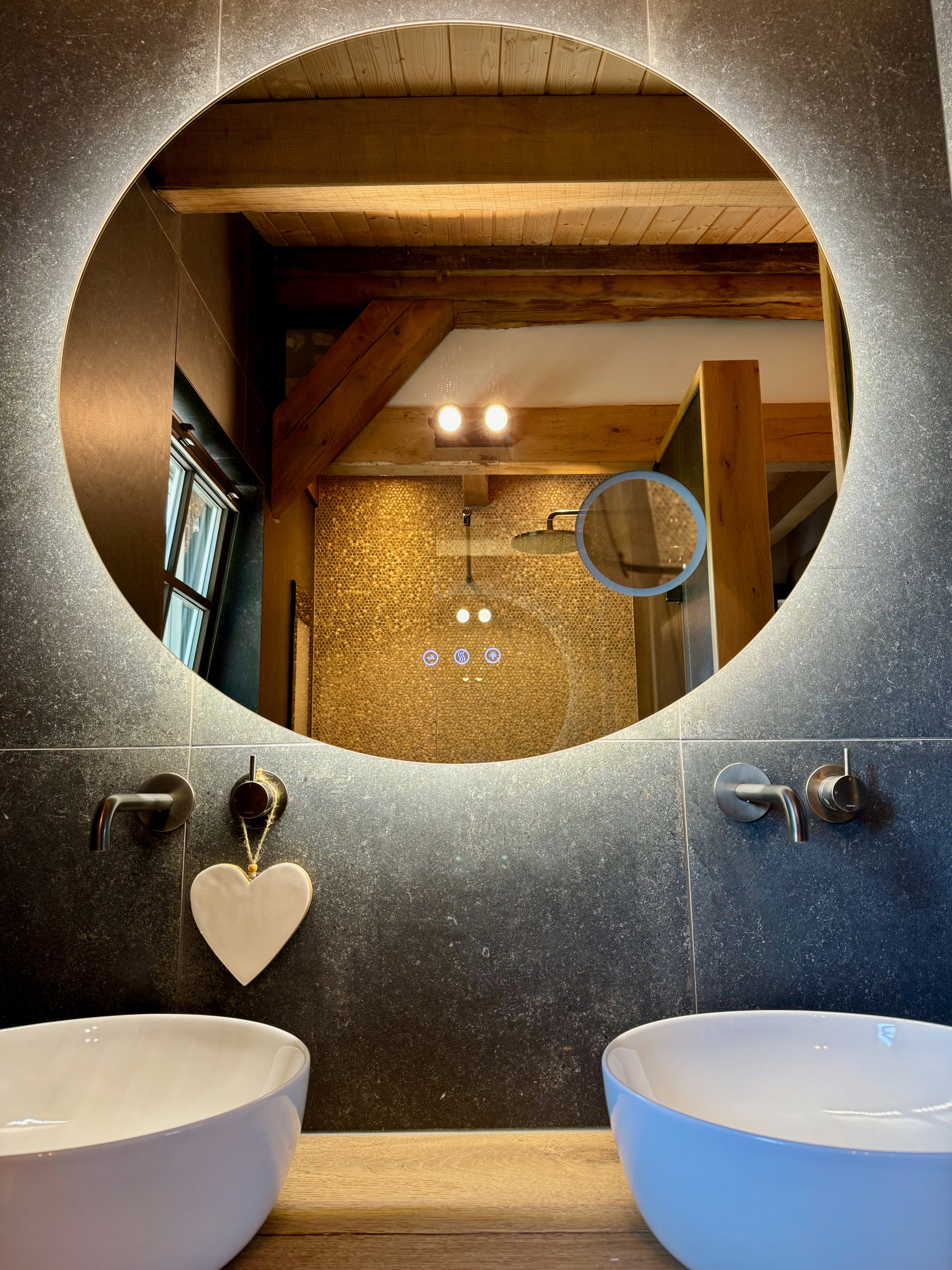 - image: 11