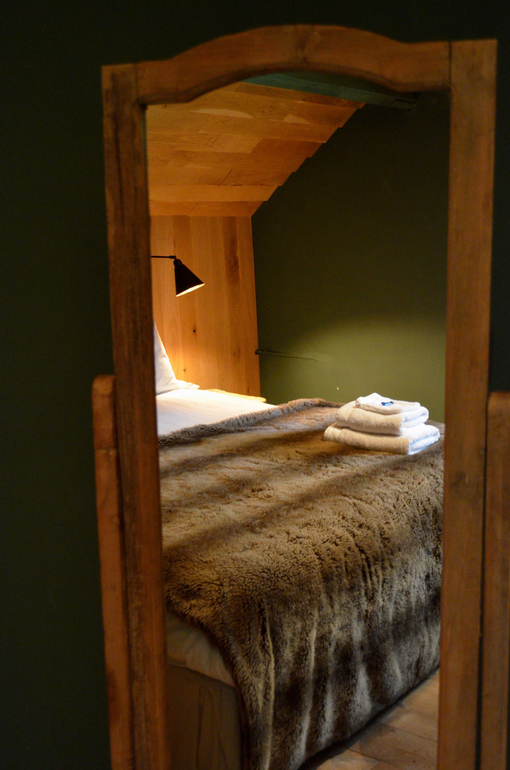 - image: 11