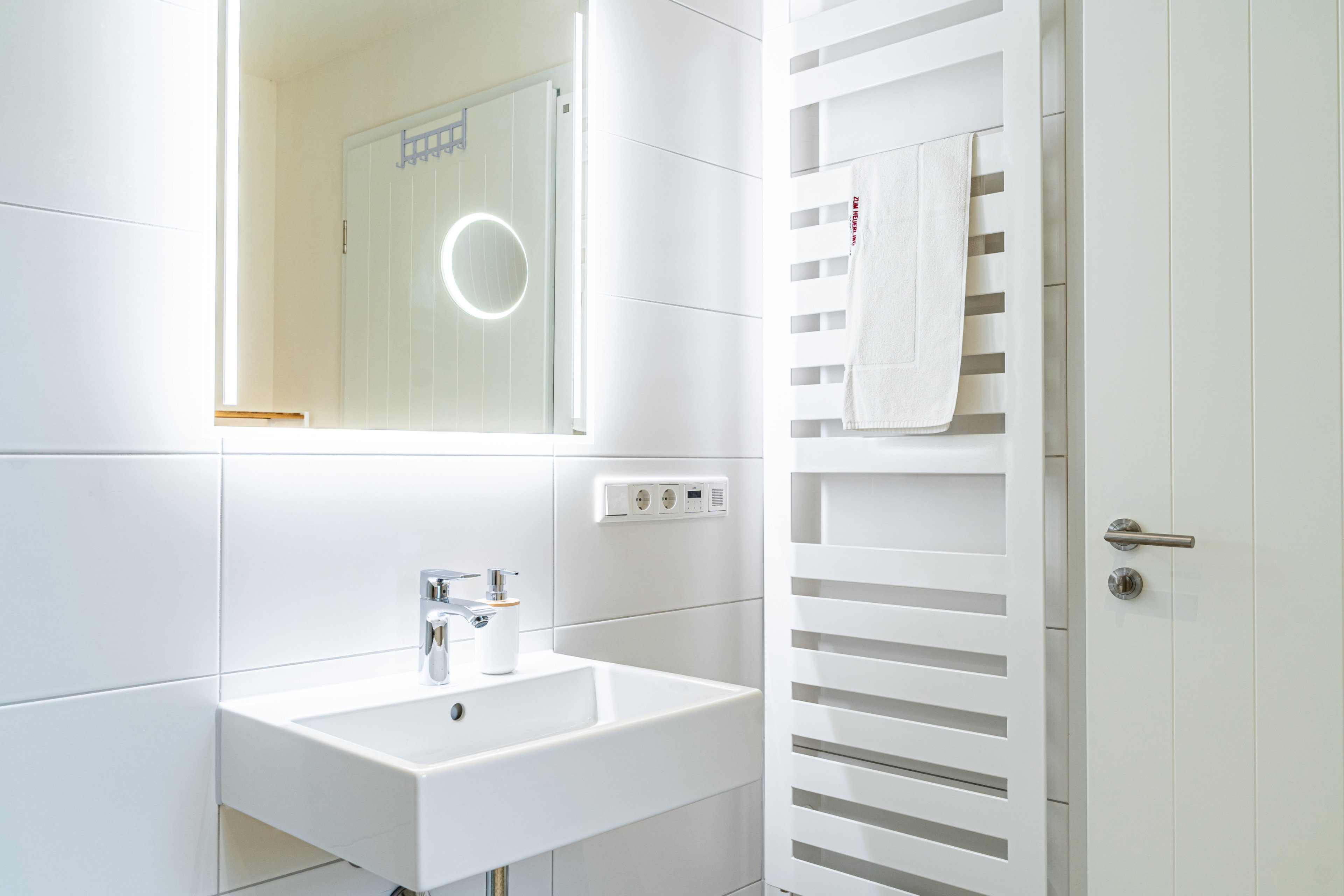 - image: 15