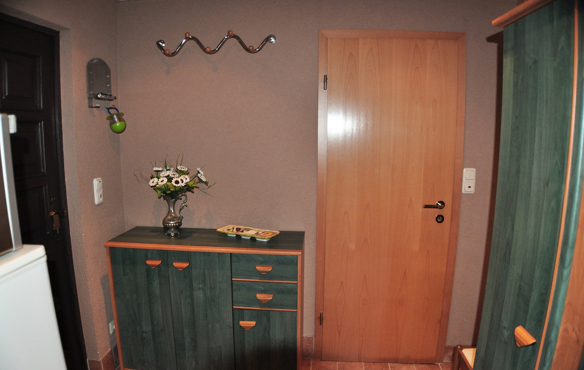 - image: 19