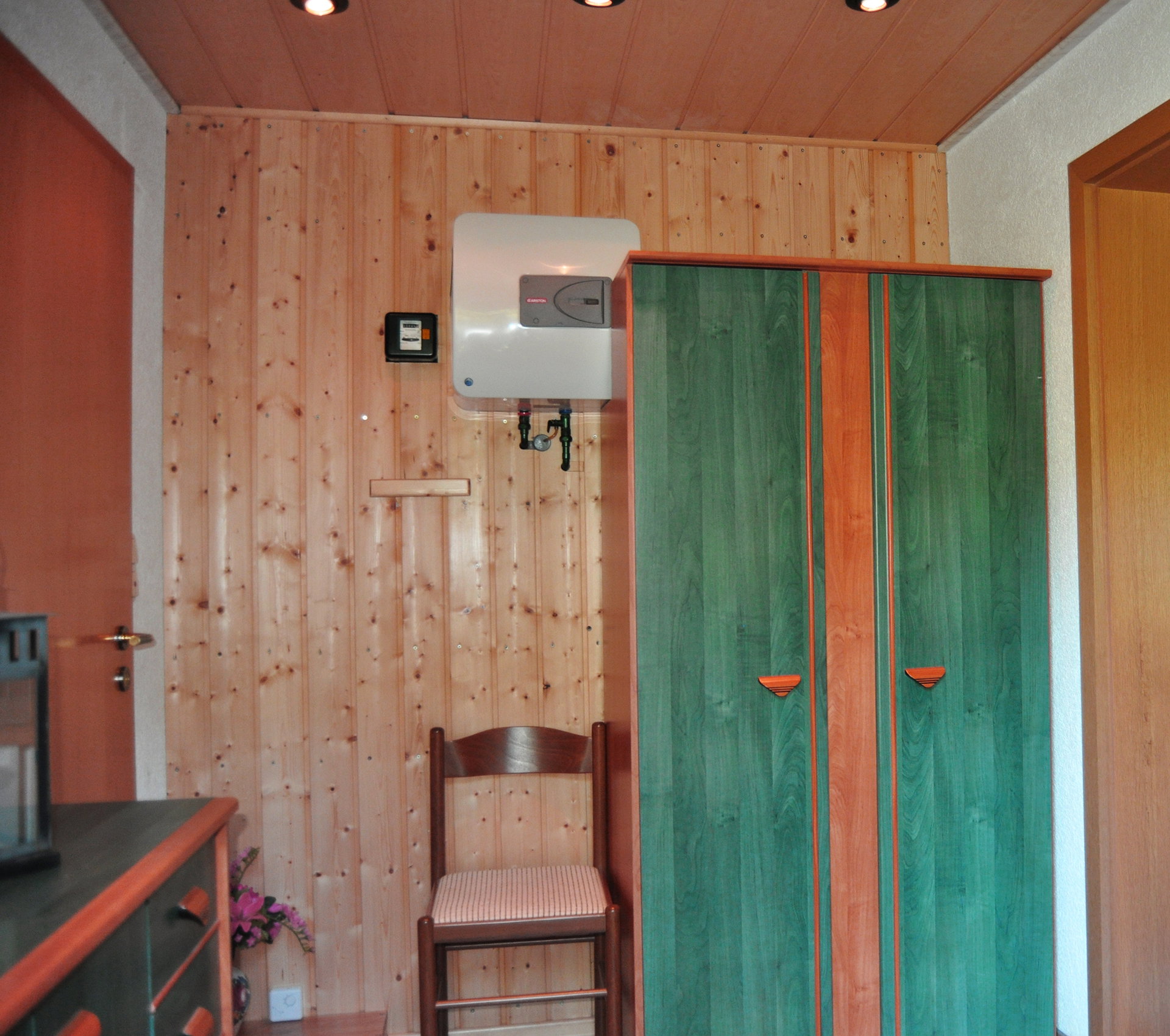 - image: 18