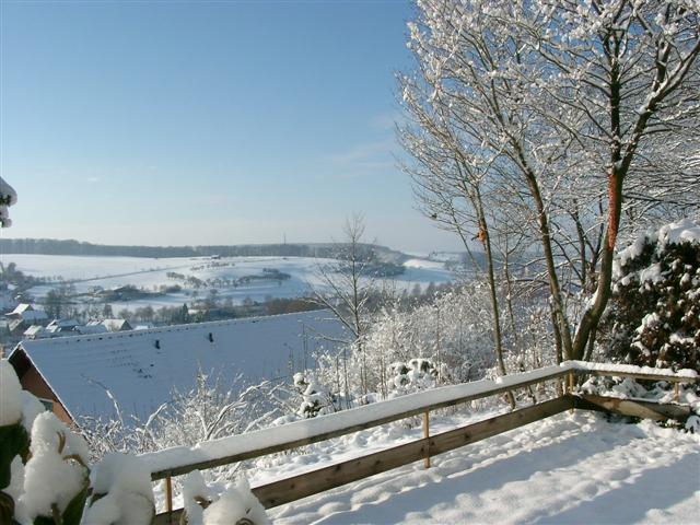 - image: 28