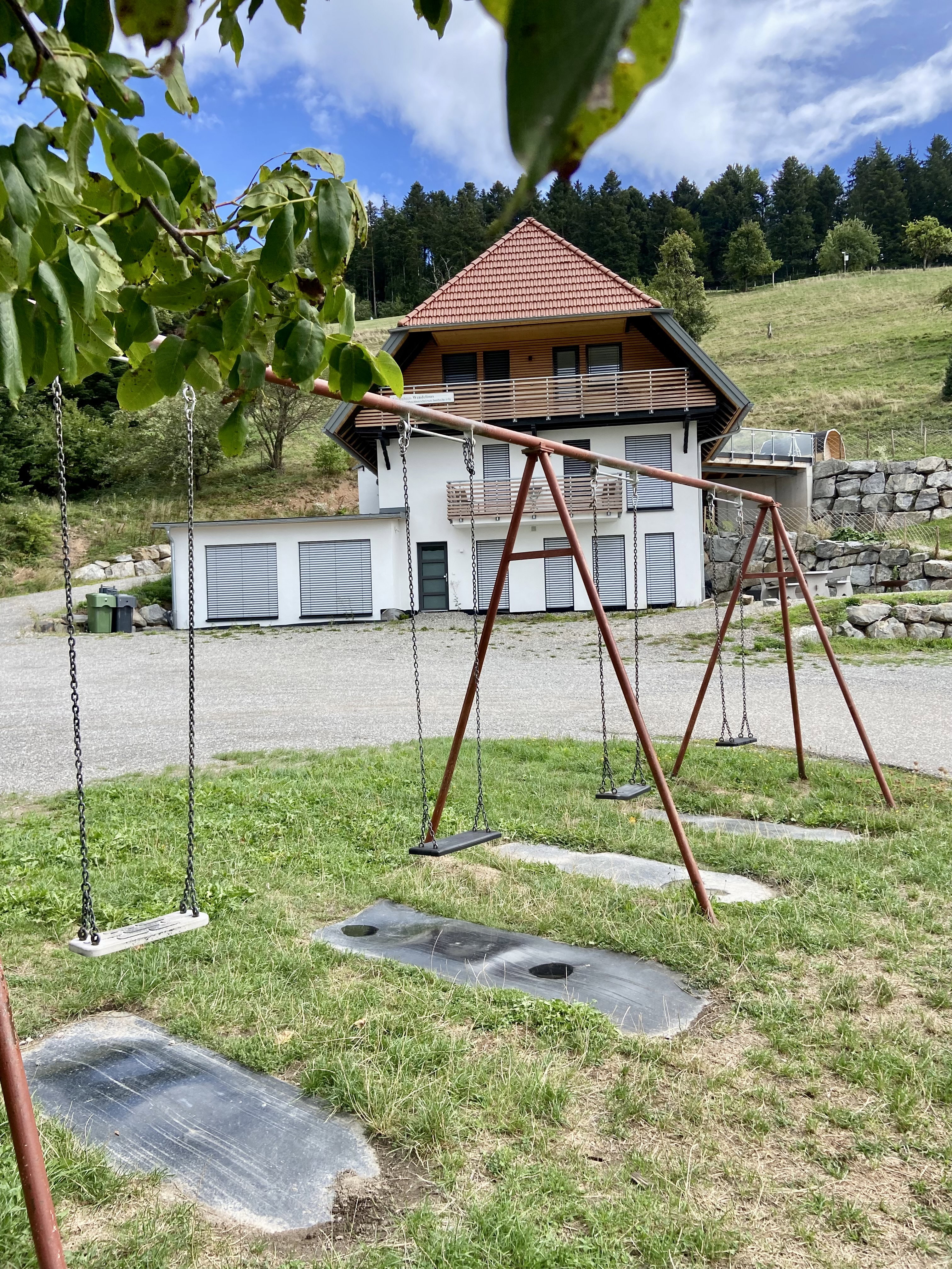 - image: 22