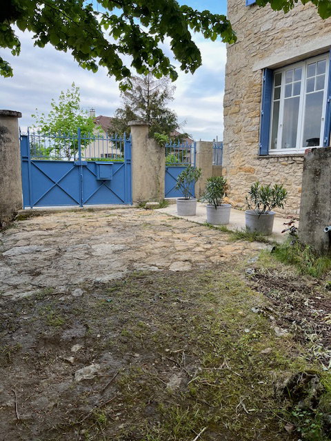 - image: 24