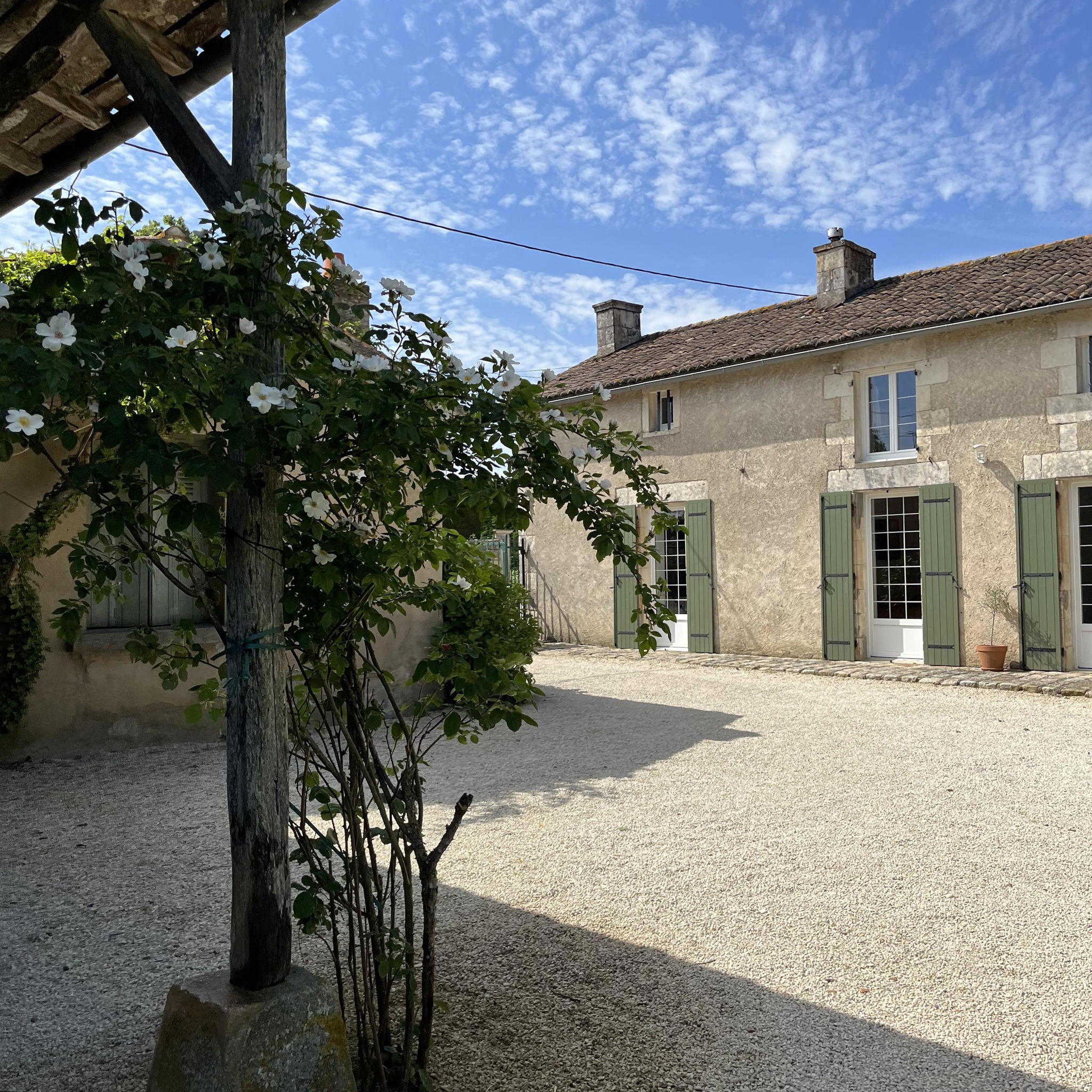Naturhäuschen in SAINT JULIEN L'ARS