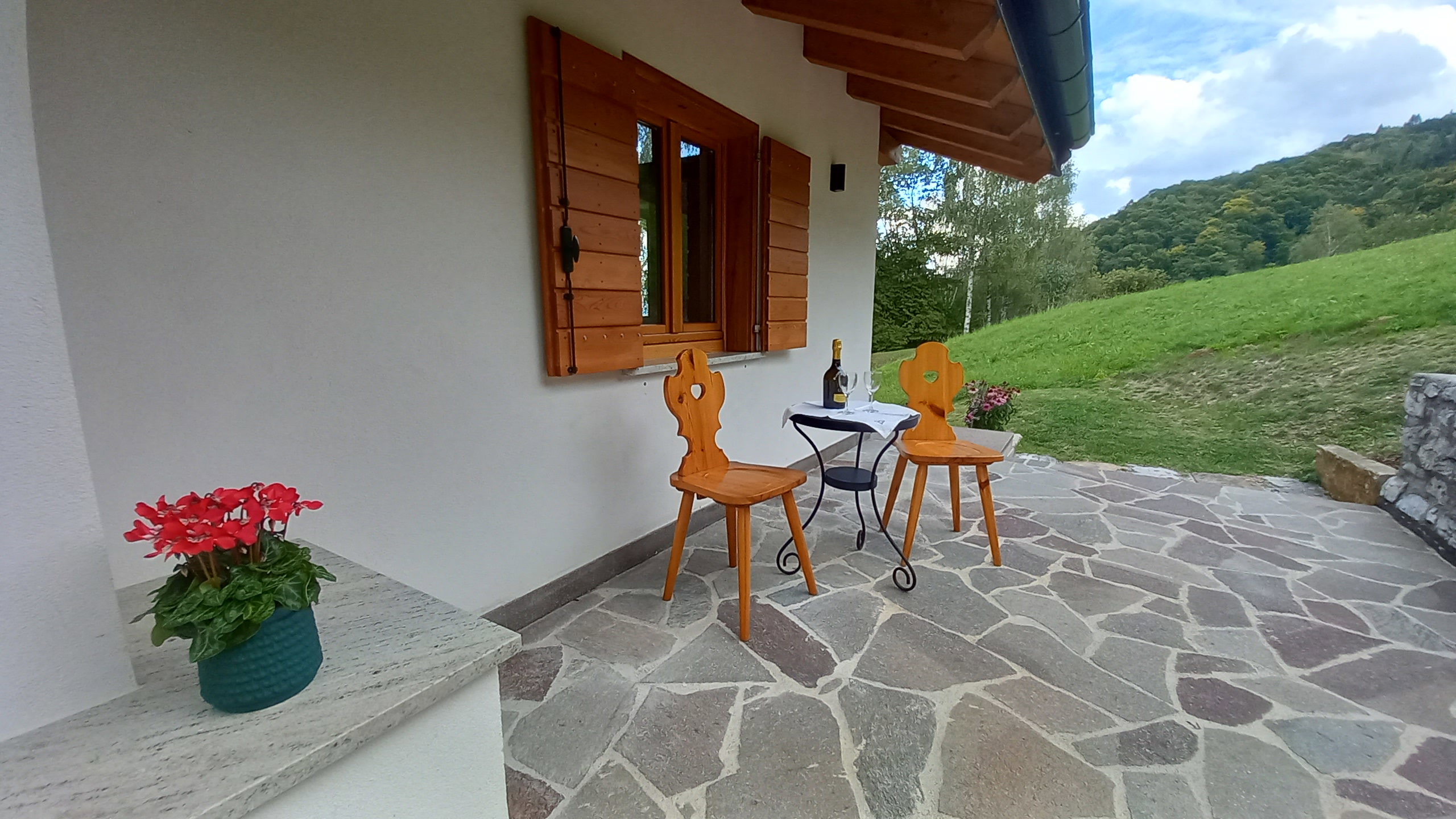- image: 28