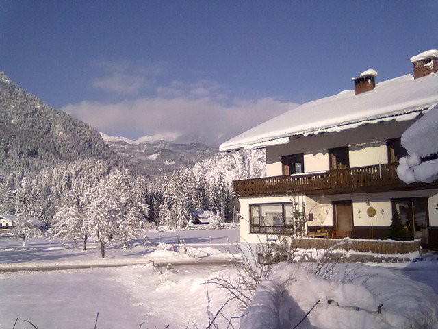 - image: 22