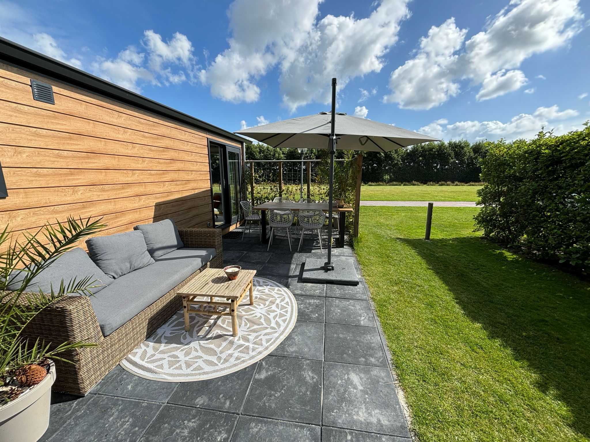 - image: 9