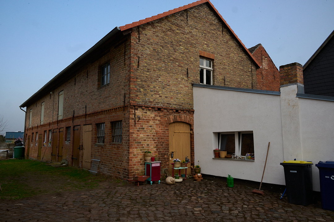 - image: 28