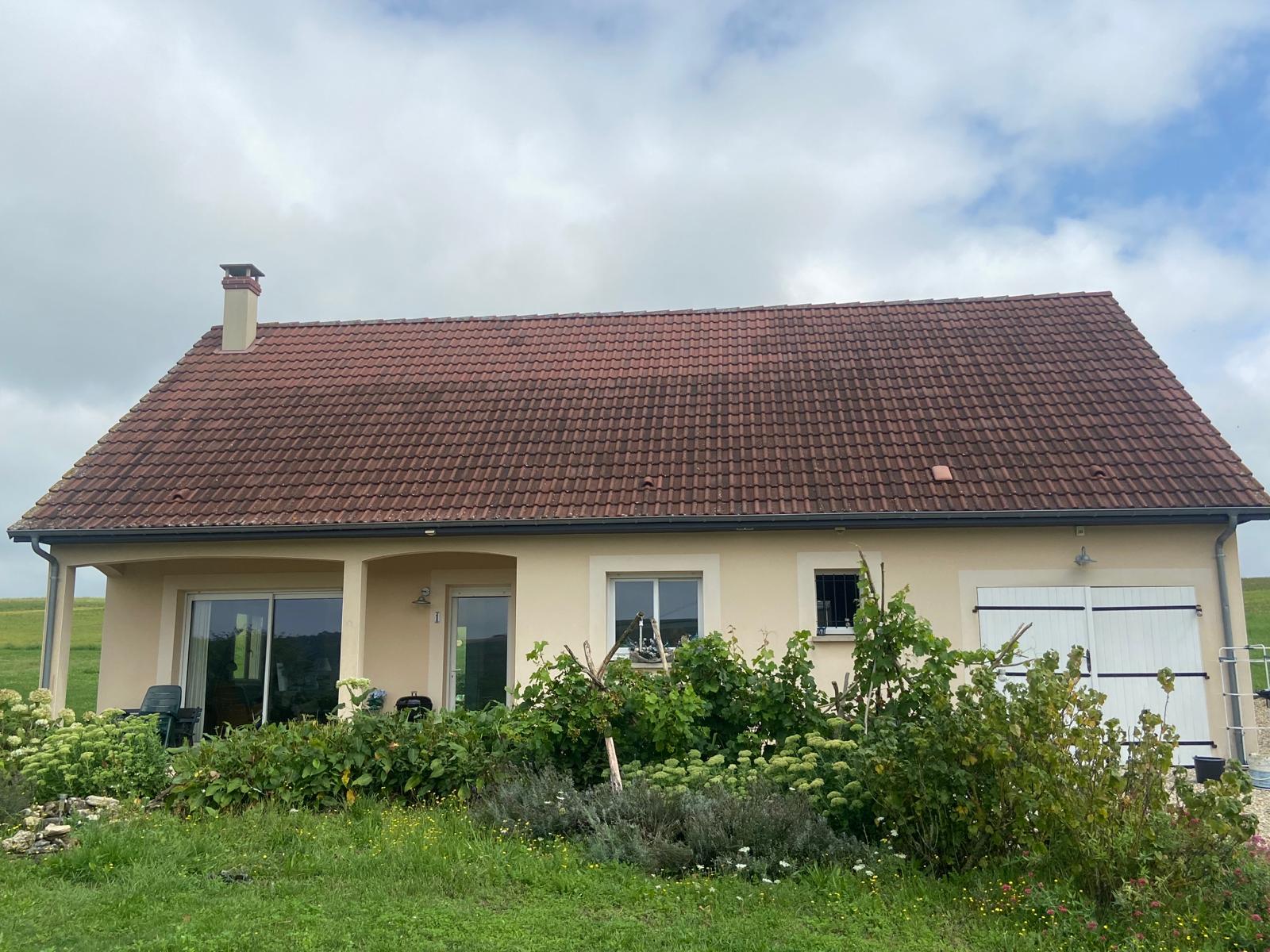 Casa nella natura a Clery le Grand