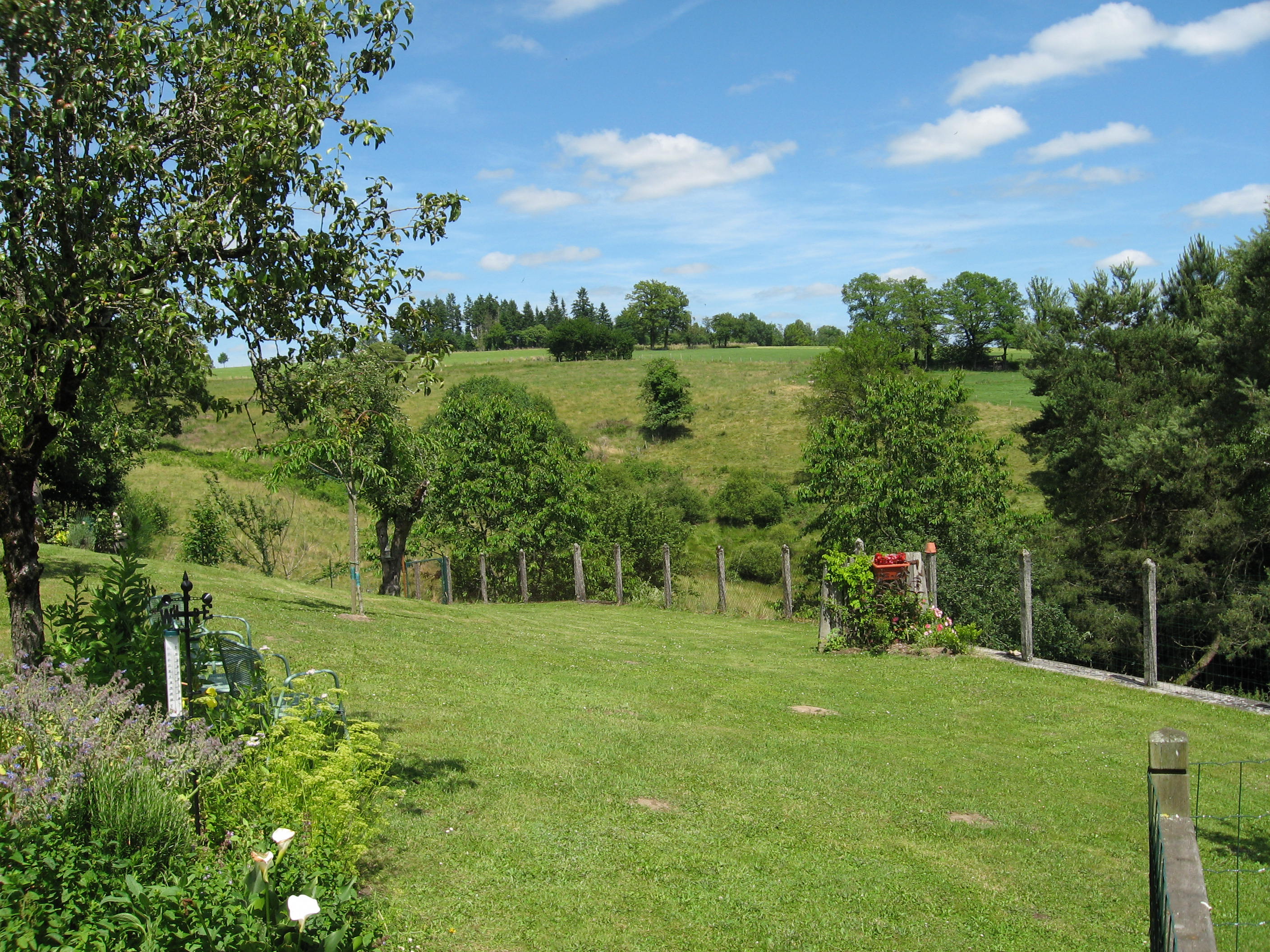 Naturhäuschen in Les Salles Lavauguyon