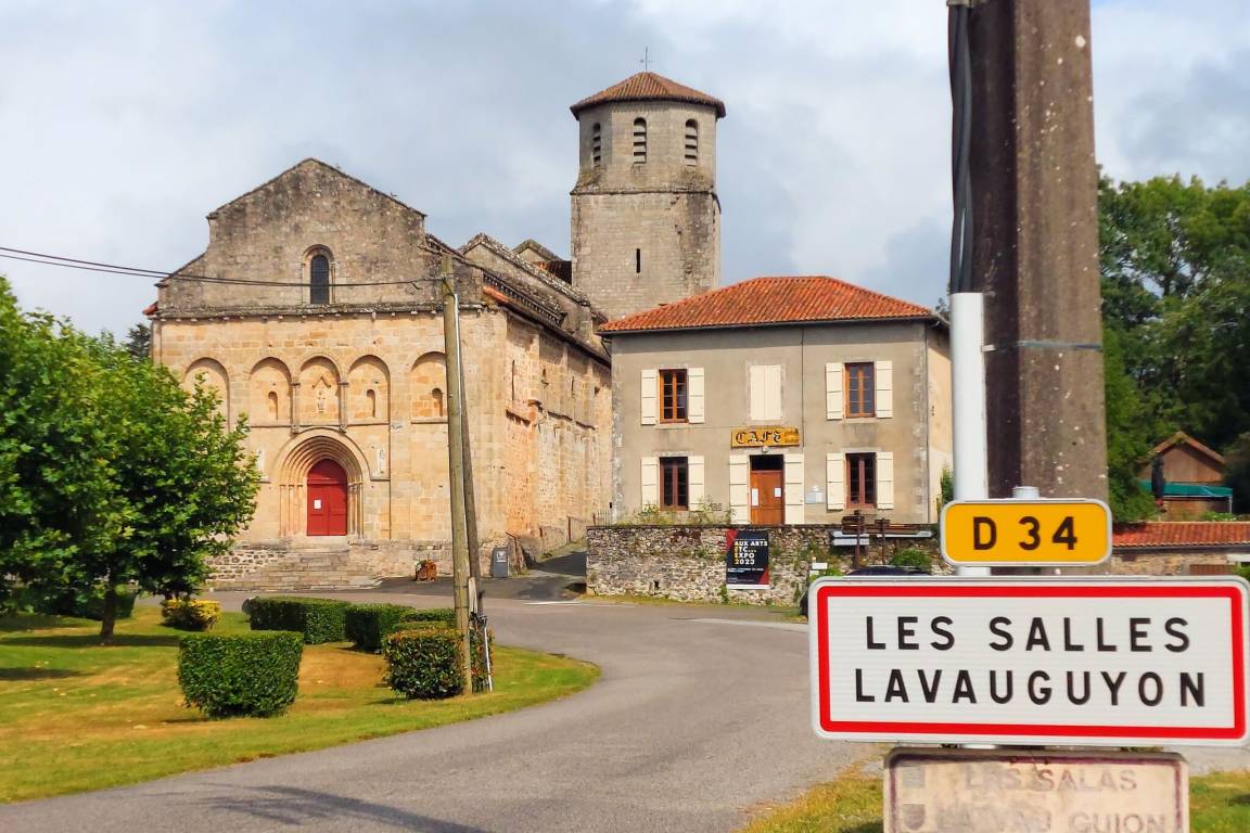 Naturhäuschen in Les Salles Lavauguyon
