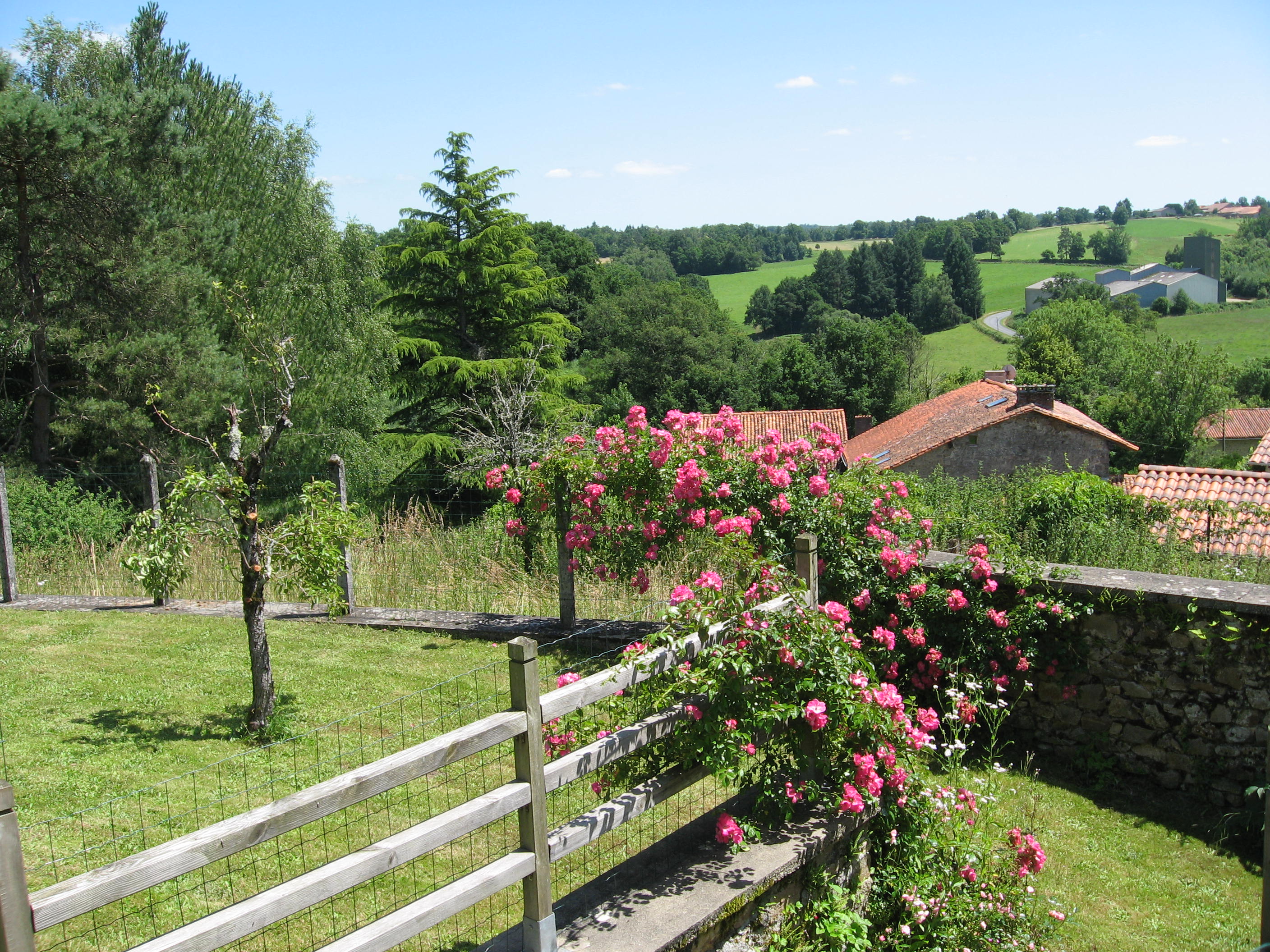 Naturhäuschen in Les Salles Lavauguyon