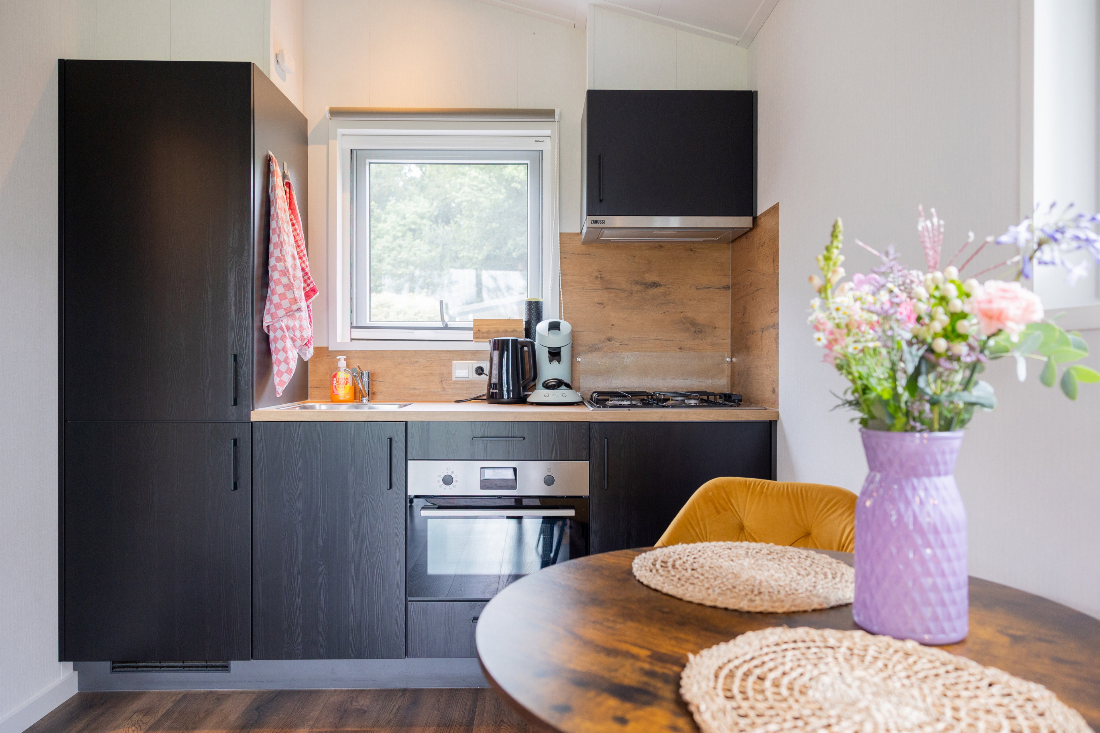 - image: 12