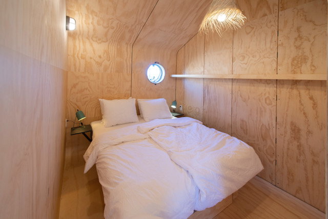 - image: 11