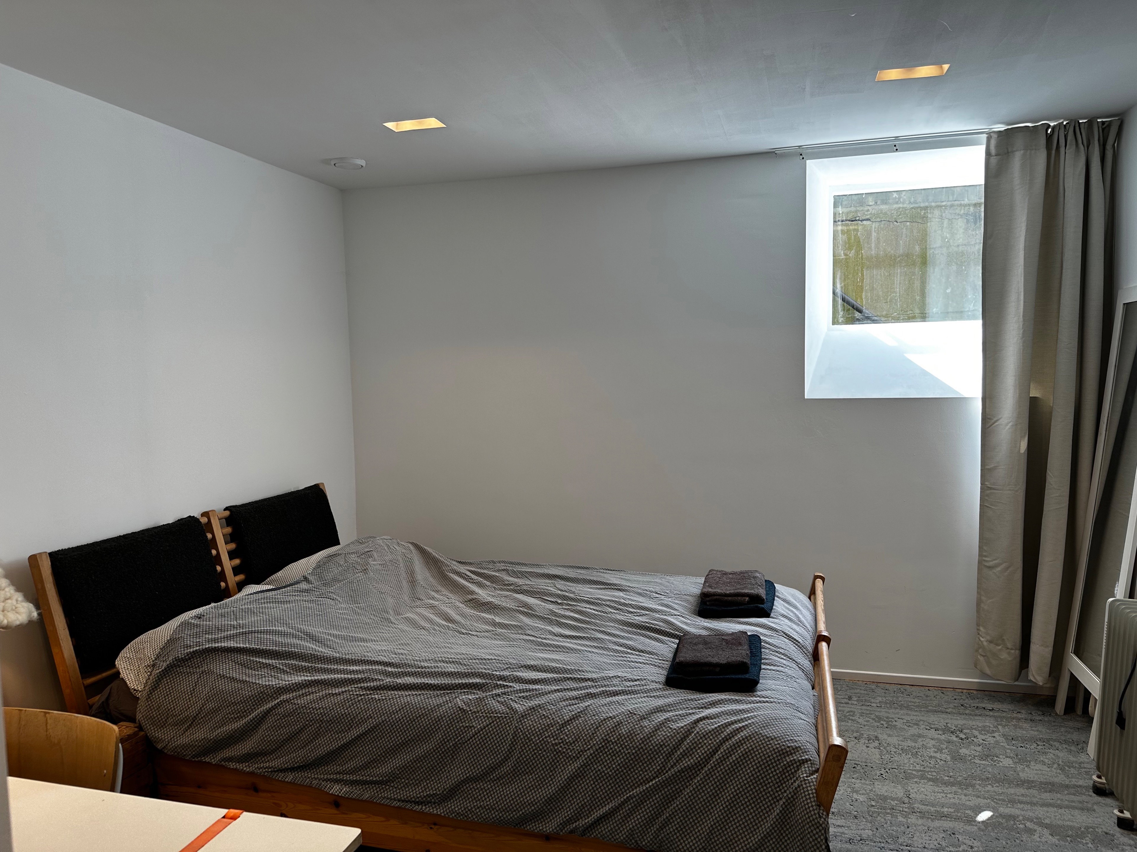- image: 18