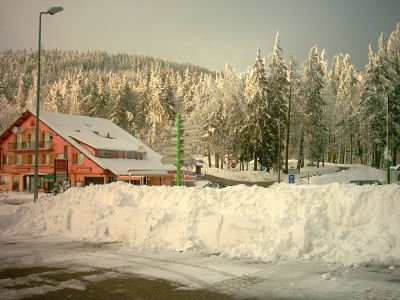- image: 28