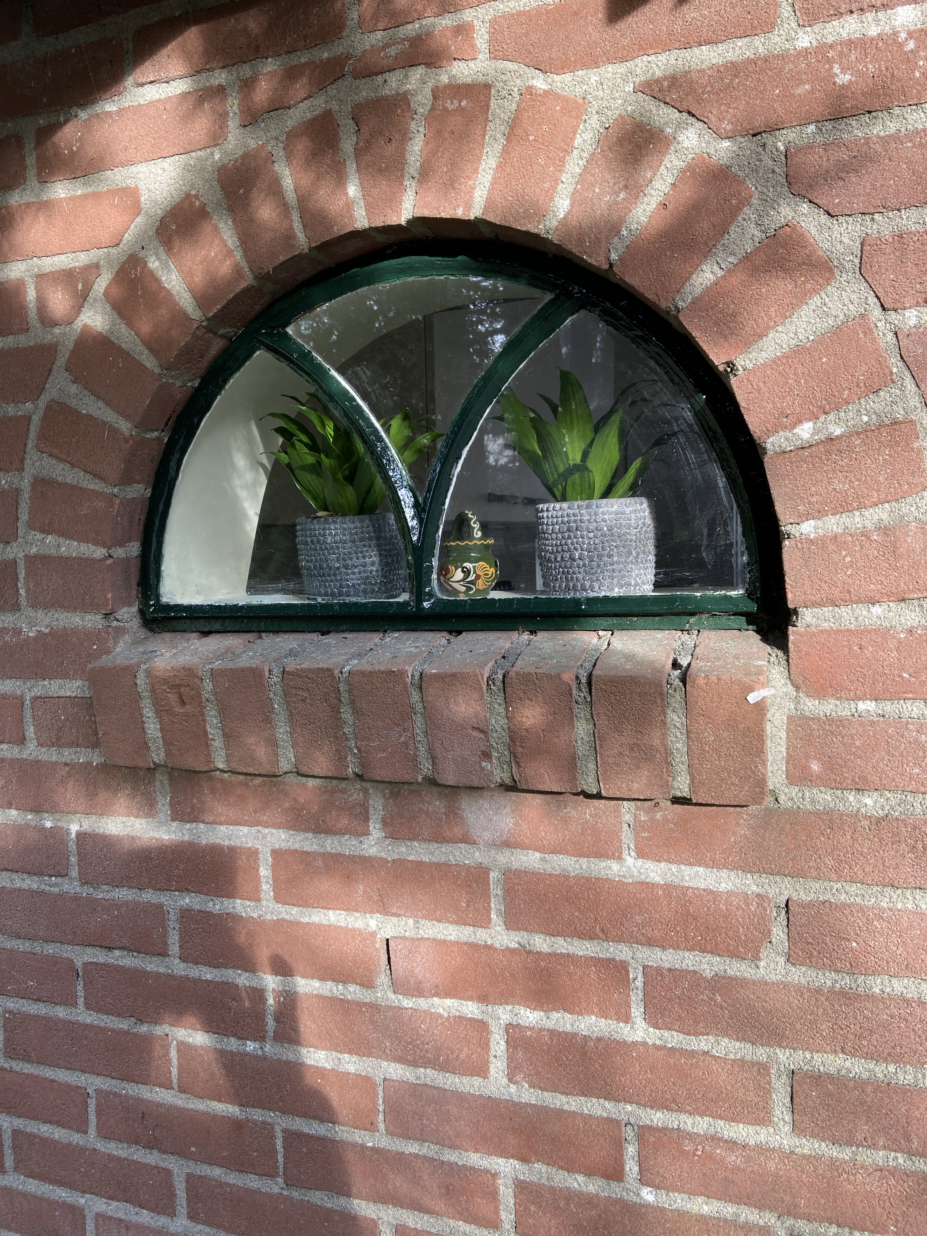 - image: 25