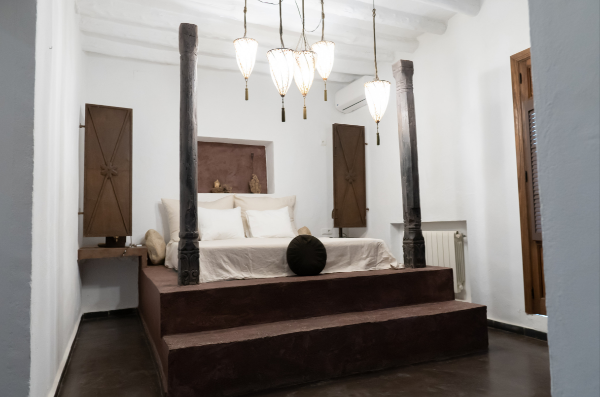 - image: 28
